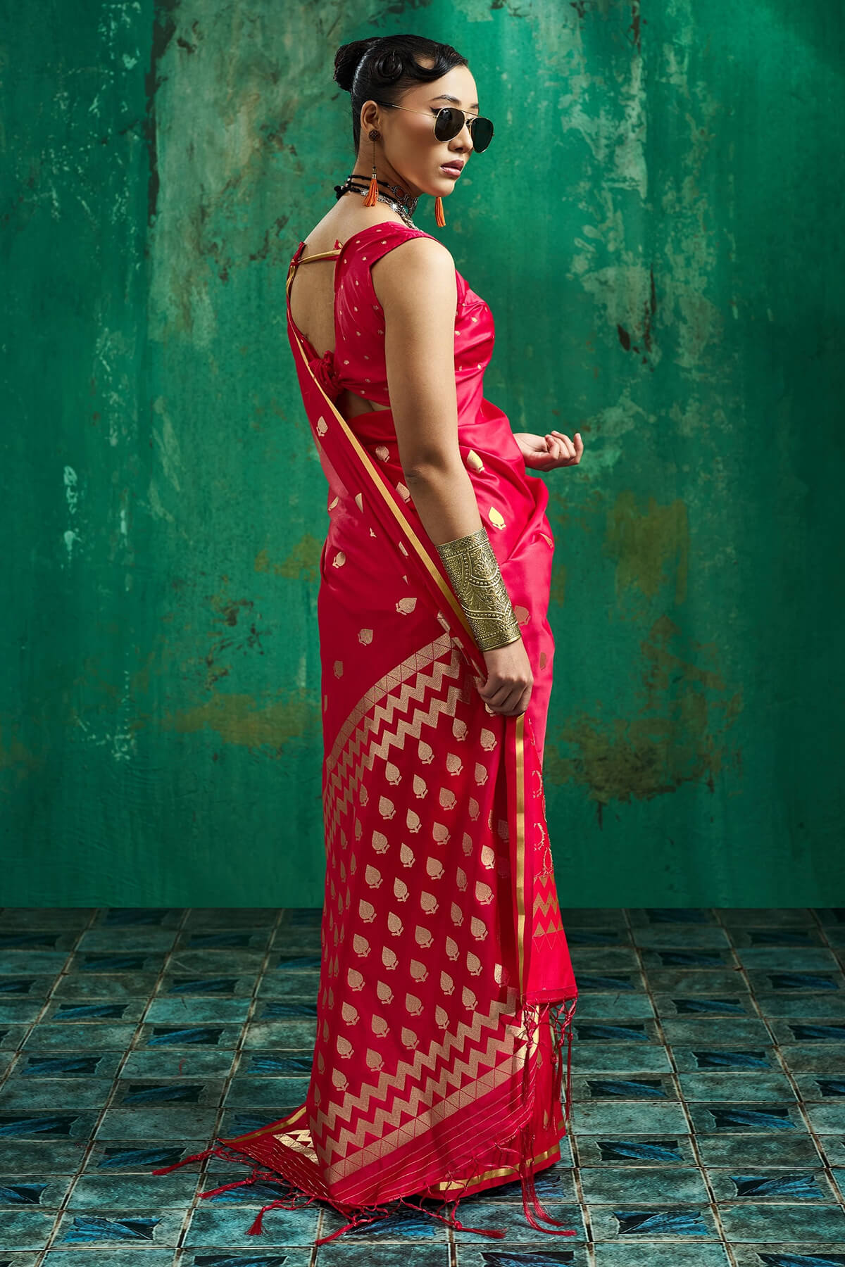 Felicitous Red Banarasi Satin Silk Saree With Engrossing Blouse