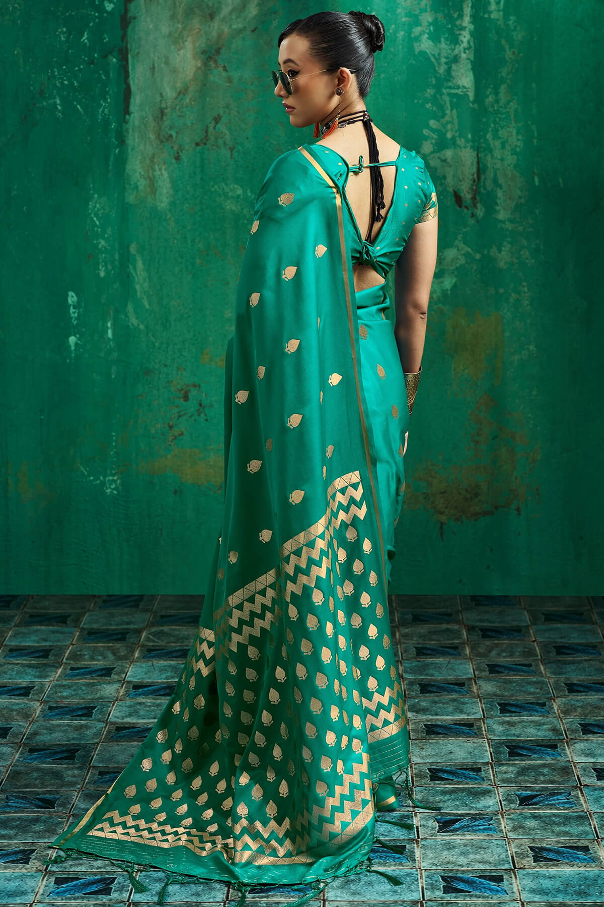 Surreptitious Sea Green Banarasi Satin Silk Saree With Confounding Blouse