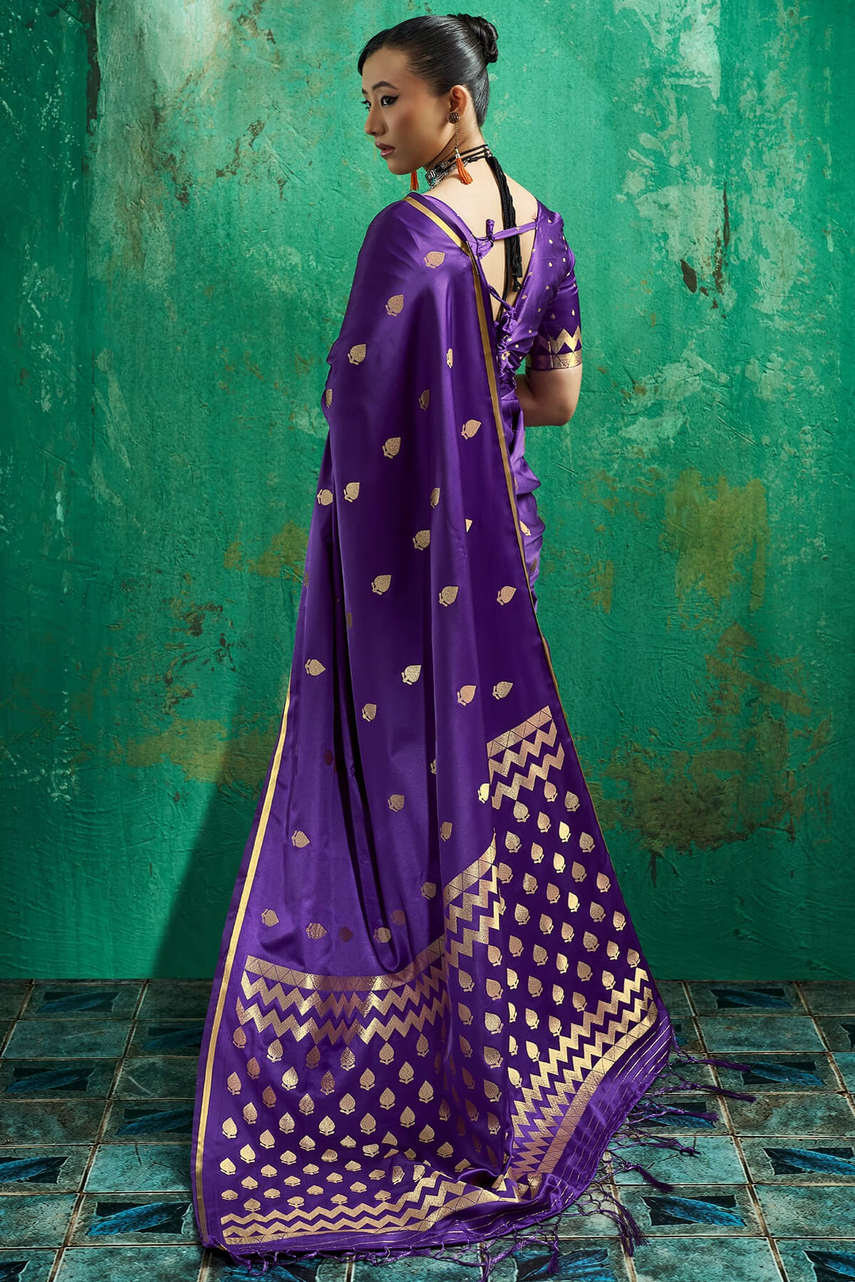 Pleasurable Purple Banarasi Satin Silk Saree With Delectable Blouse