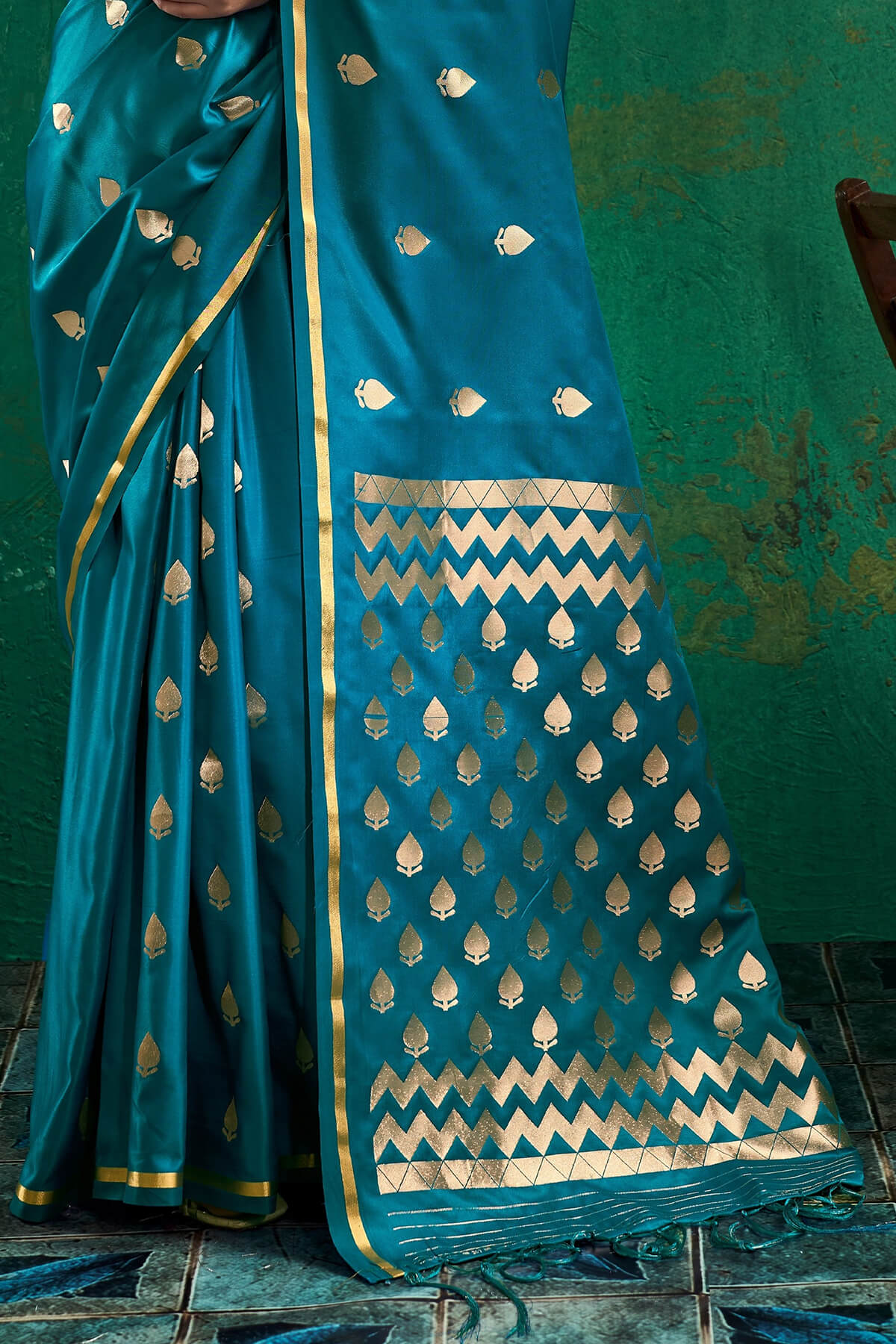 Glowing Rama Banarasi Satin Silk Saree With Prodigal Blouse