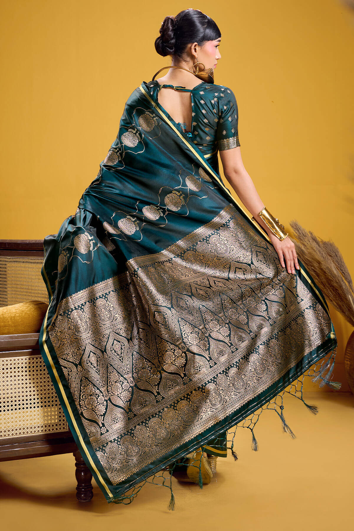 Majestic Dark Green Banarasi Satin Silk Saree With Demanding Blouse