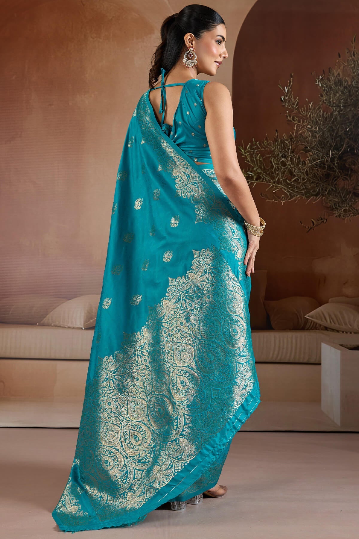 Delightful Firozi Pure Zari Weaving Banarasi Silk Saree With Elegant Blouse Piece