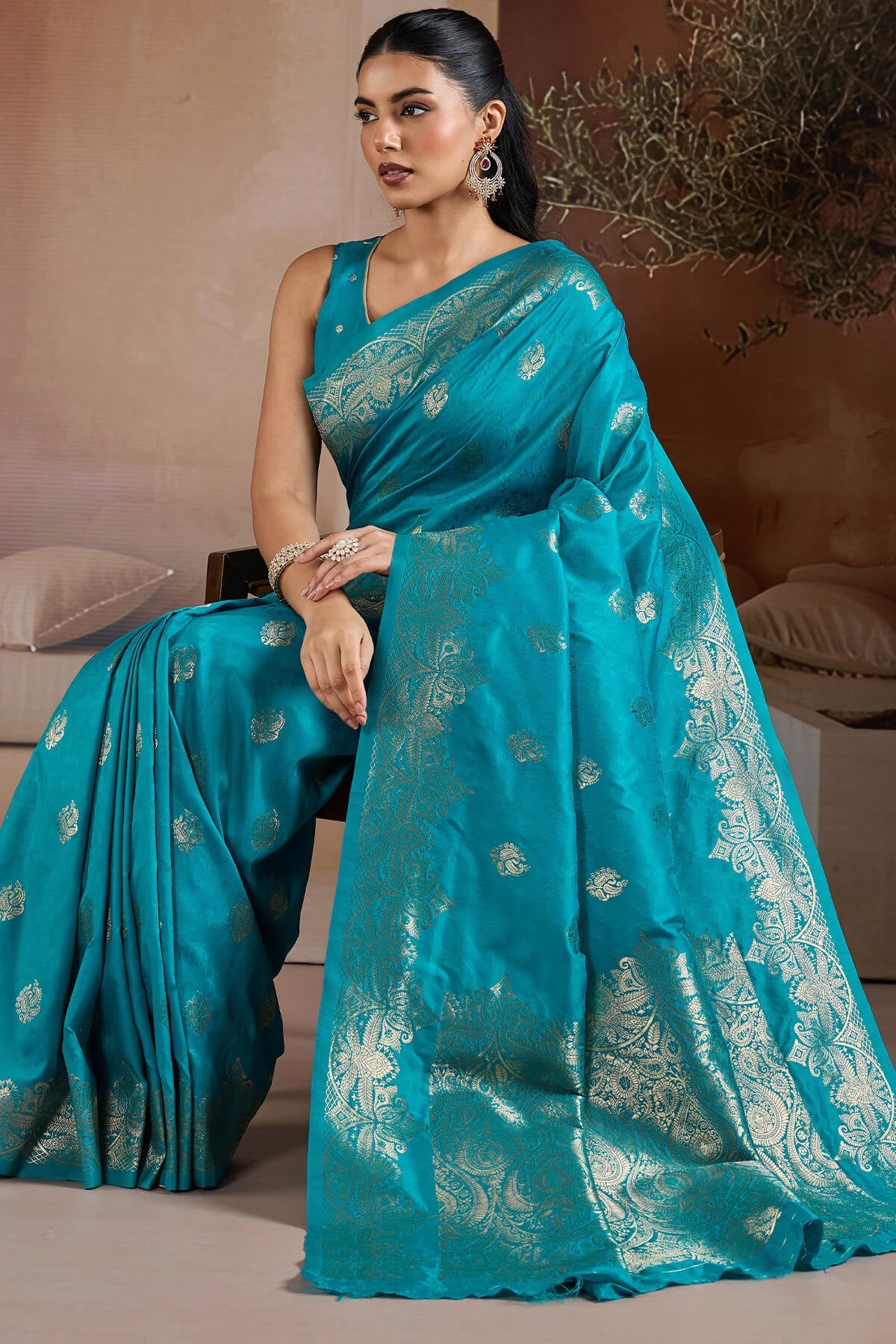 Delightful Firozi Pure Zari Weaving Banarasi Silk Saree With Elegant Blouse Piece