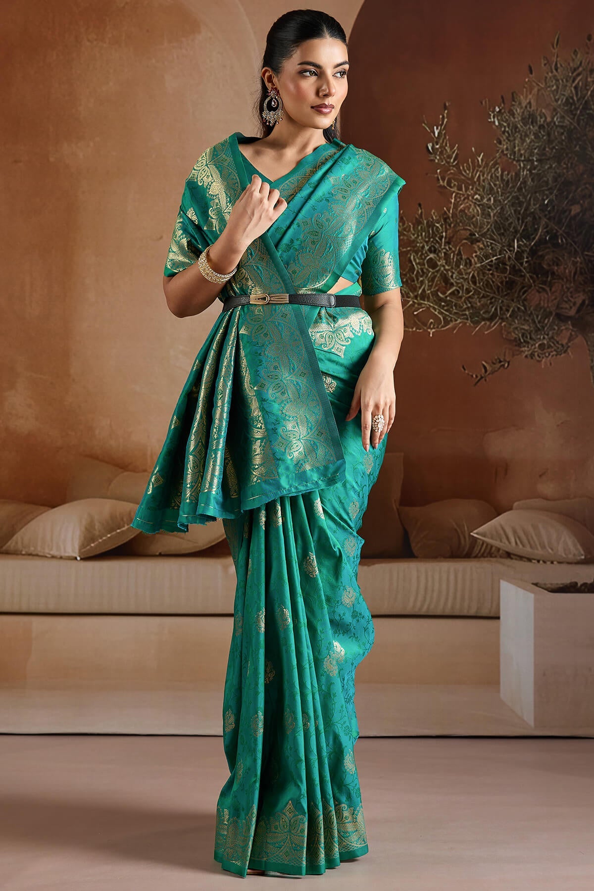 Sizzling Rama Pure Zari Weaving Banarasi Silk Saree With Lissome Blouse Piece