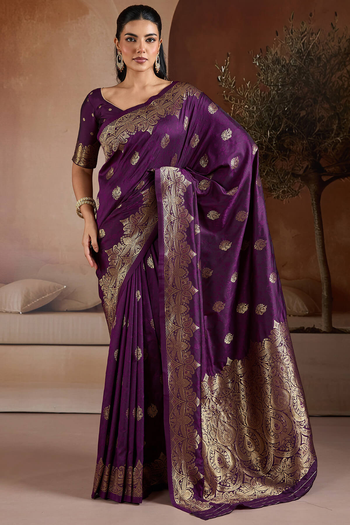 Surreptitious Purple Pure Zari Weaving Banarasi Silk Saree With Majesty Blouse Piece