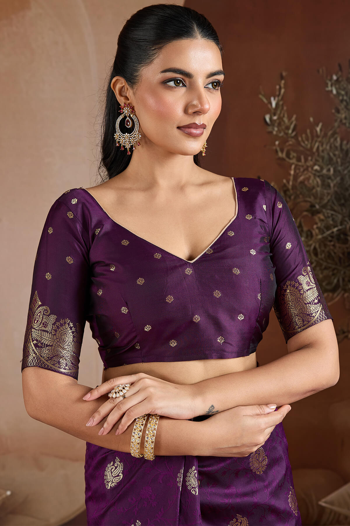 Surreptitious Purple Pure Zari Weaving Banarasi Silk Saree With Majesty Blouse Piece