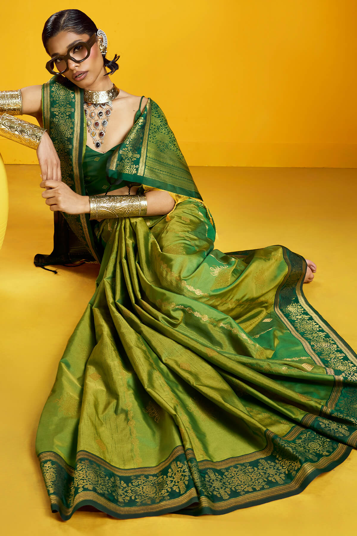 Sumptuous Mehndi Pure Zari Weaving Banarasi Silk Saree With Snappy Blouse Piece