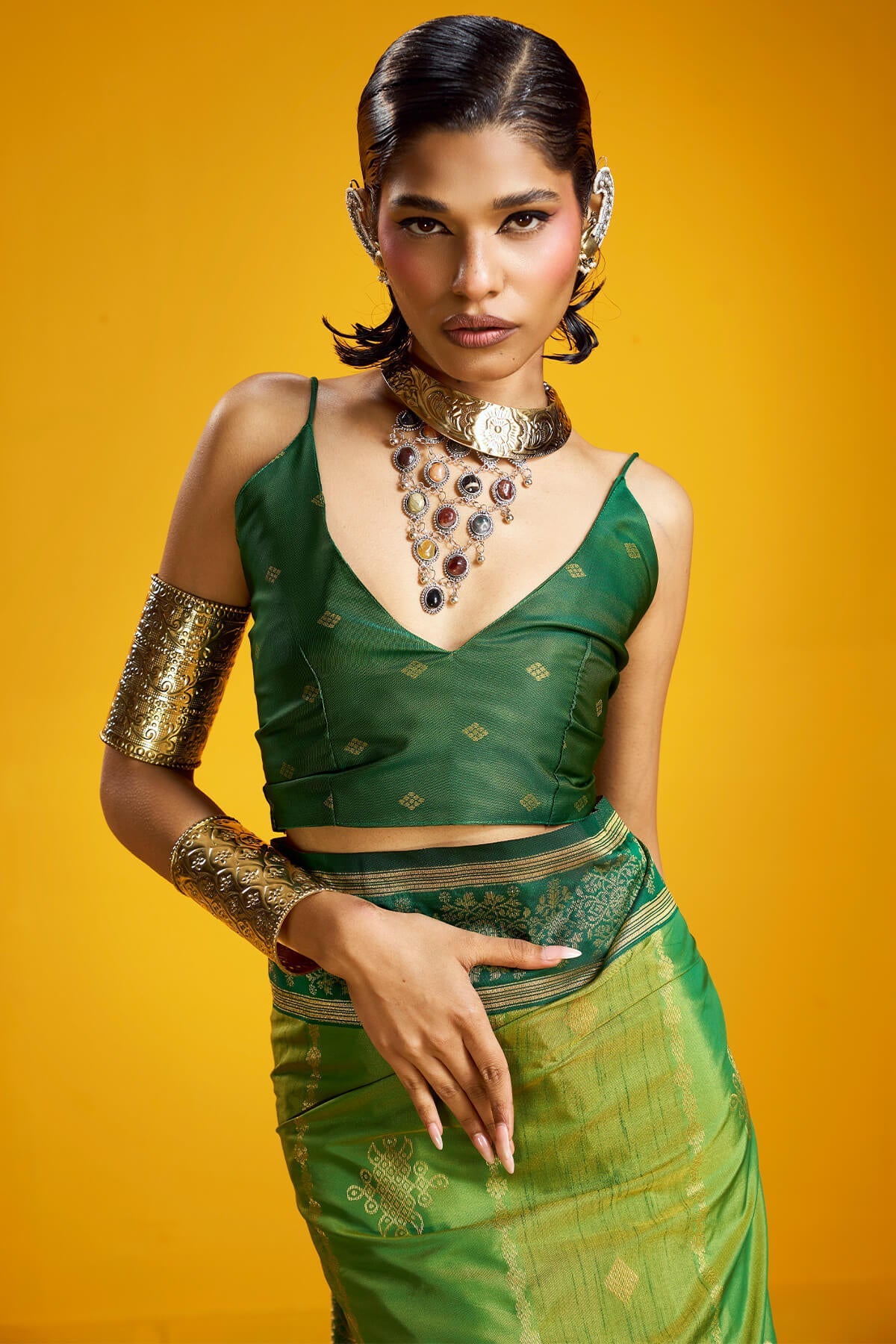 Sumptuous Mehndi Pure Zari Weaving Banarasi Silk Saree With Snappy Blouse Piece