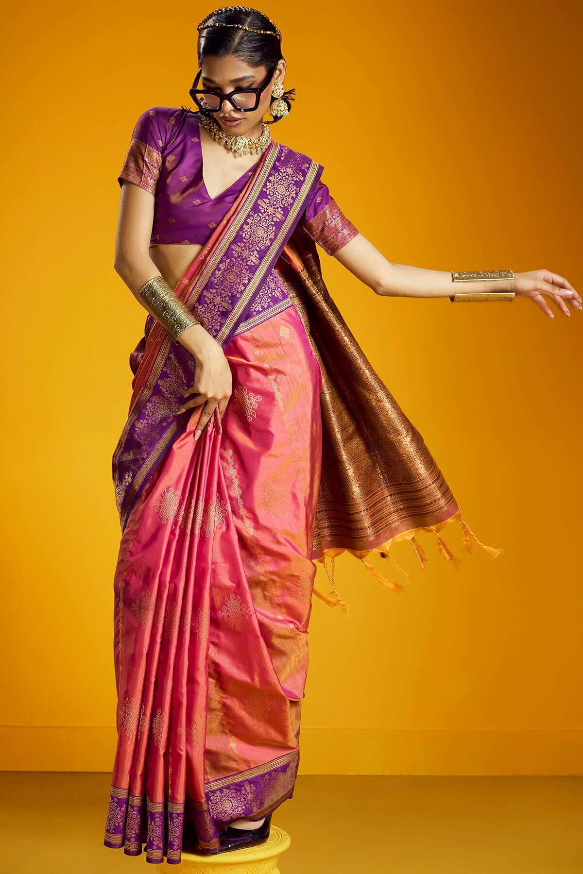 Charming Pink Pure Zari Weaving Banarasi Silk Saree With Tantalizing Blouse Piece
