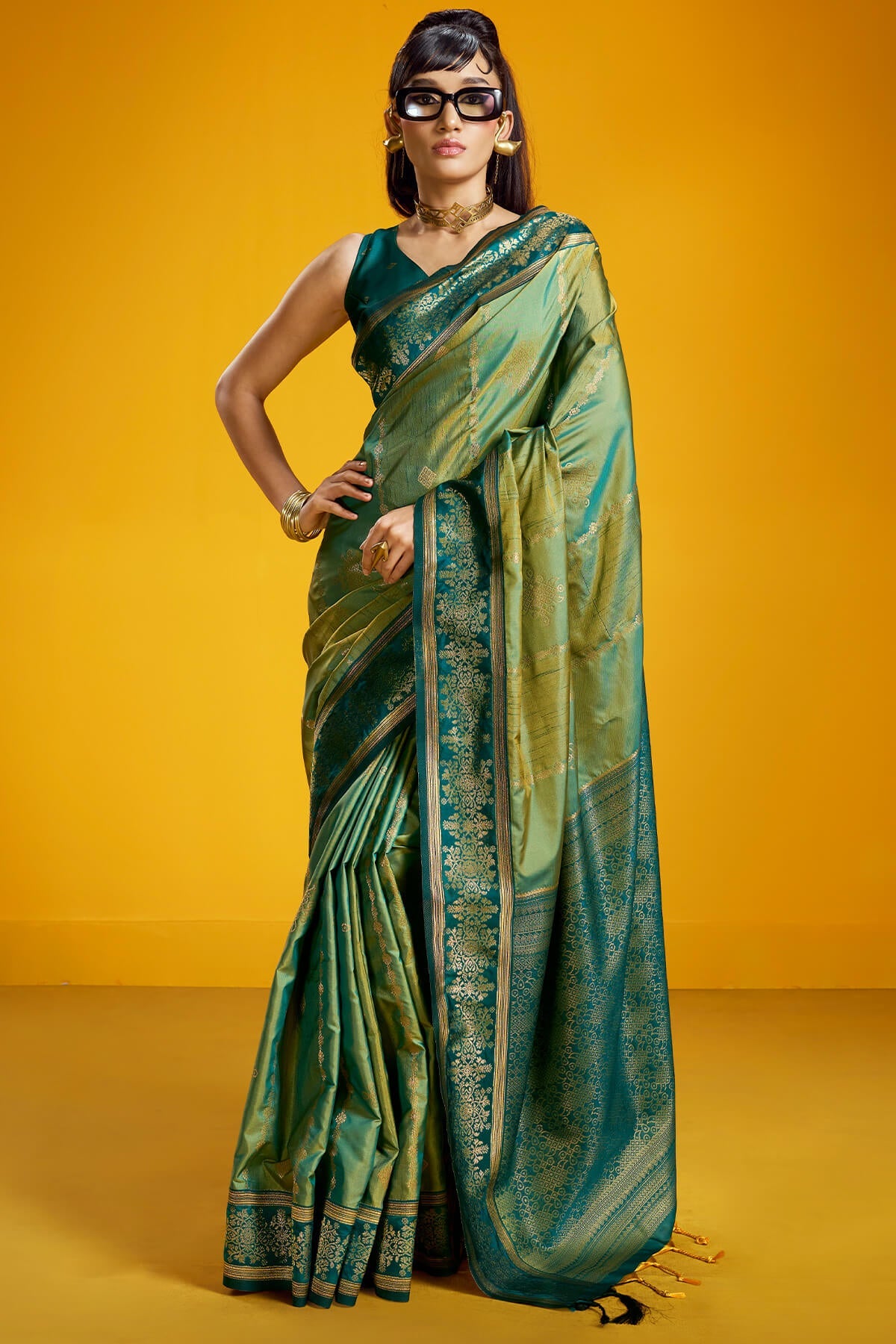 Adoring Green Pure Zari Weaving Banarasi Silk Saree With Desiring Blouse Piece