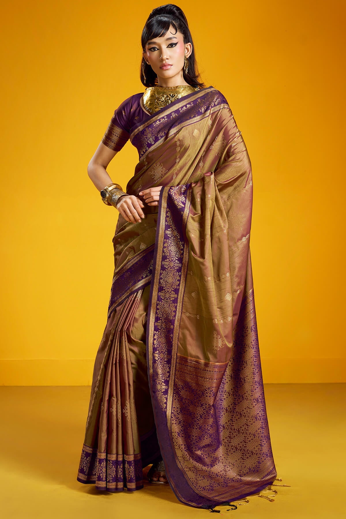 Murmurous Brown Pure Zari Weaving Banarasi Silk Saree With Mesmeric Blouse Piece