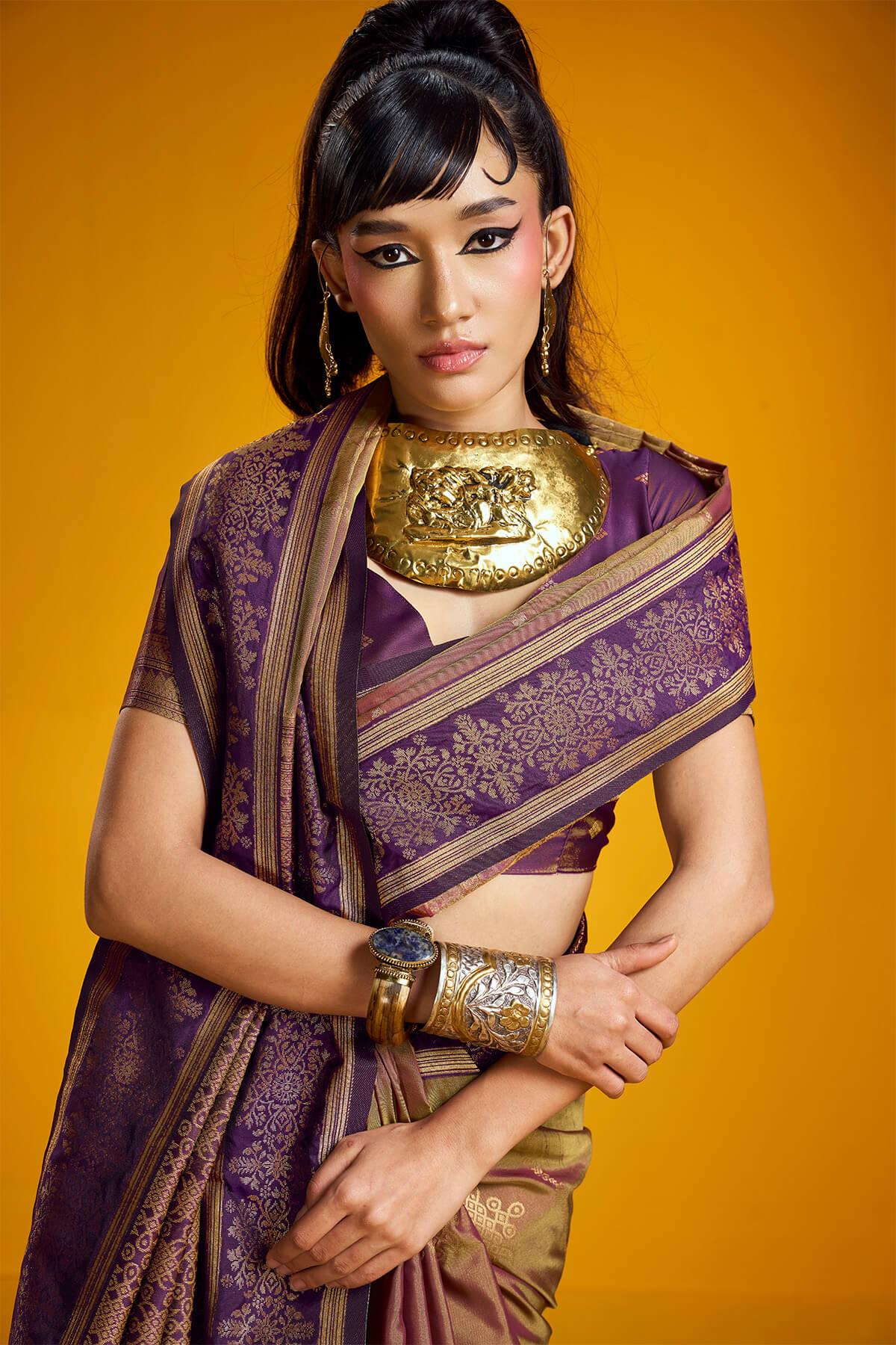 Murmurous Brown Pure Zari Weaving Banarasi Silk Saree With Mesmeric Blouse Piece