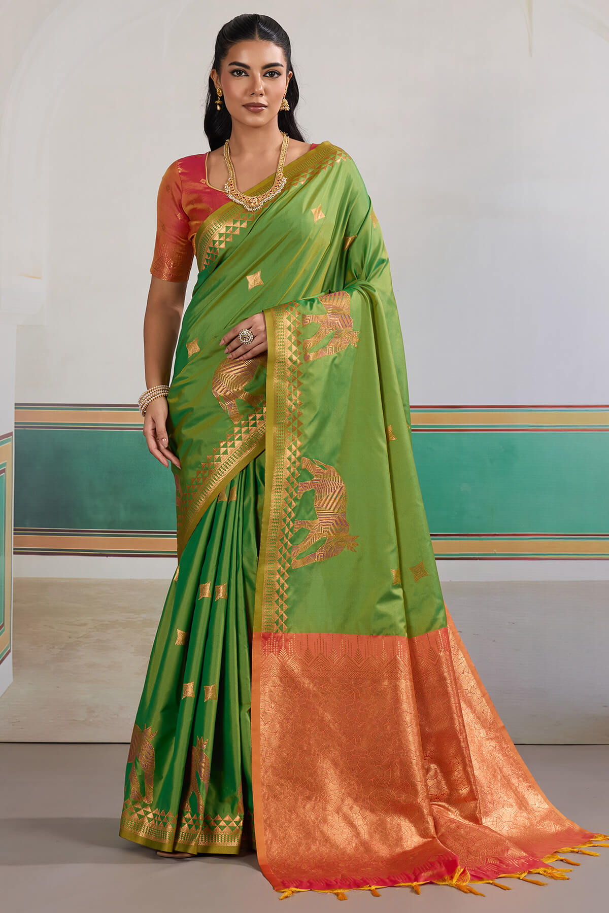 Angelic Green Pure Zari Weaving Banarasi Silk Saree With Resplendent Blouse Piece