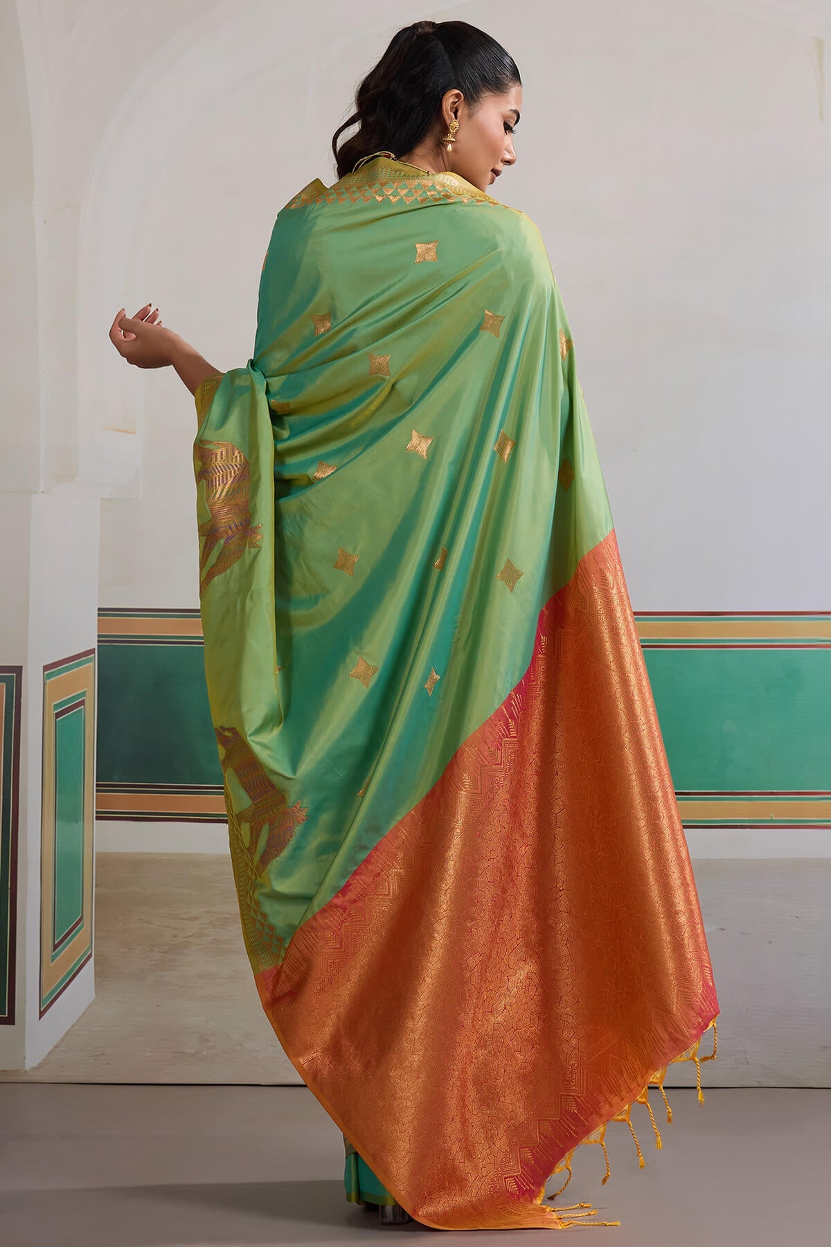 Engrossing Sea Green Pure Zari Weaving Banarasi Silk Saree With Efflorescence Blouse Piece
