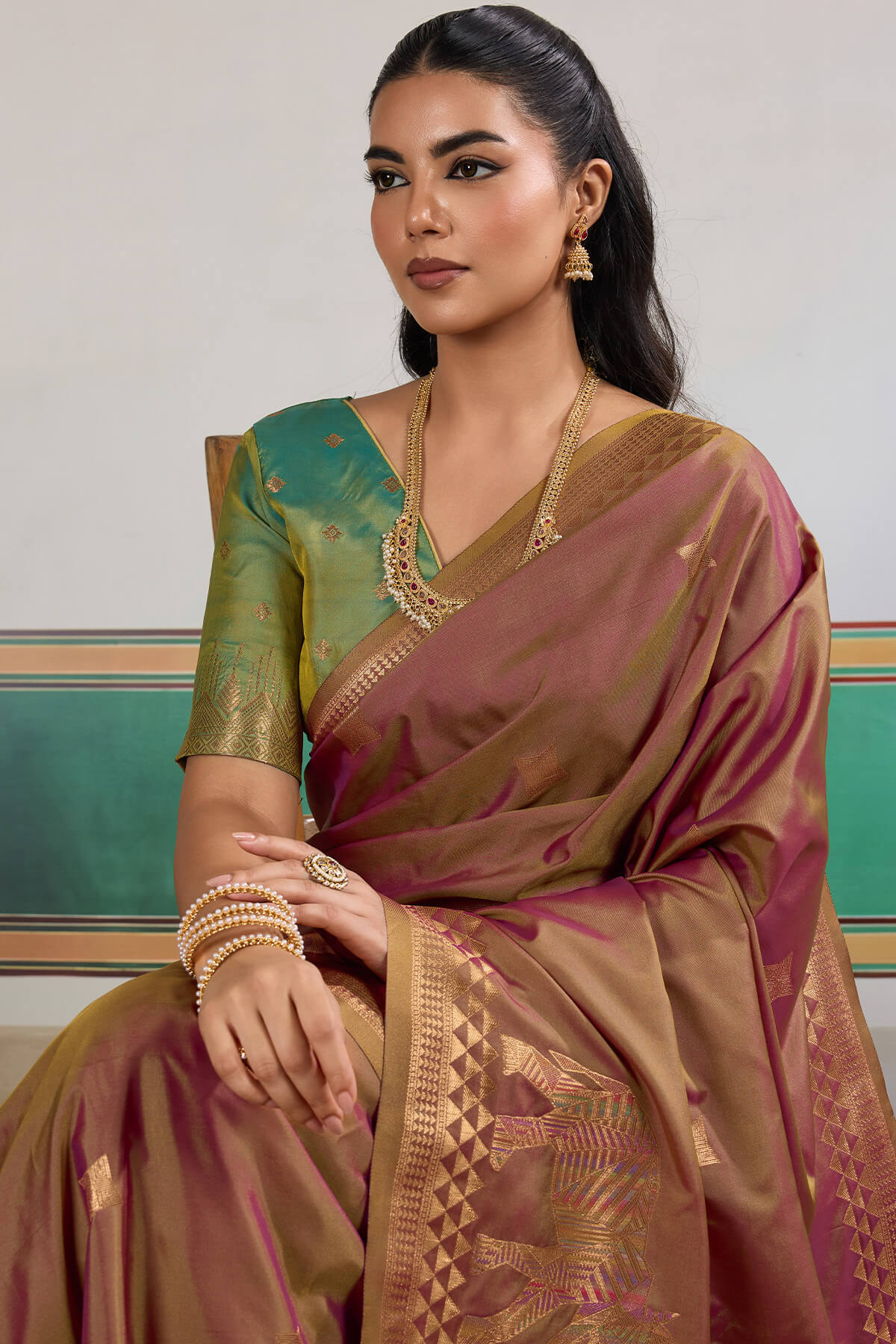 Gleaming Wine Pure Zari Weaving Banarasi Silk Saree With Profuse Blouse Piece