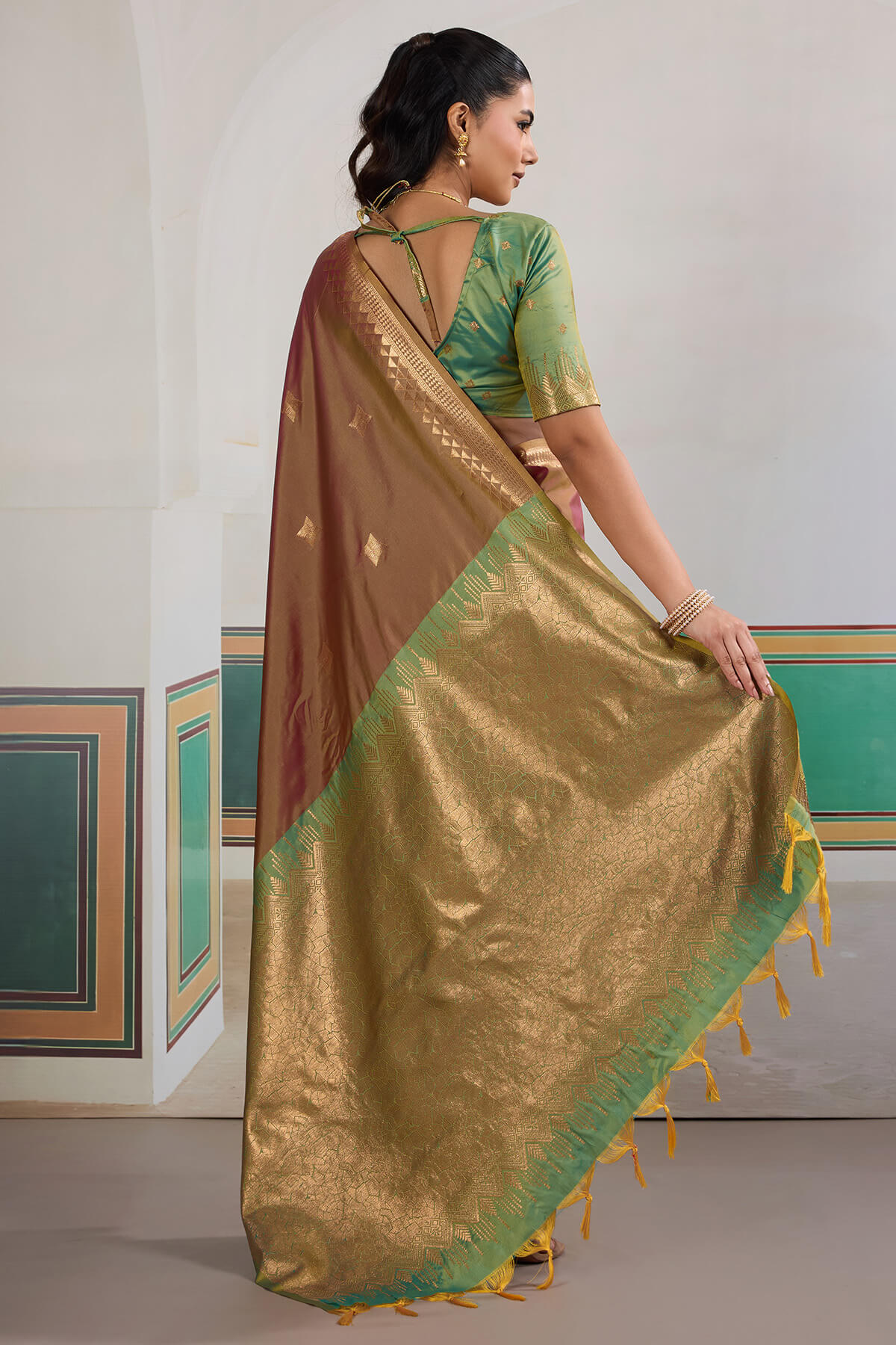 Gleaming Wine Pure Zari Weaving Banarasi Silk Saree With Profuse Blouse Piece