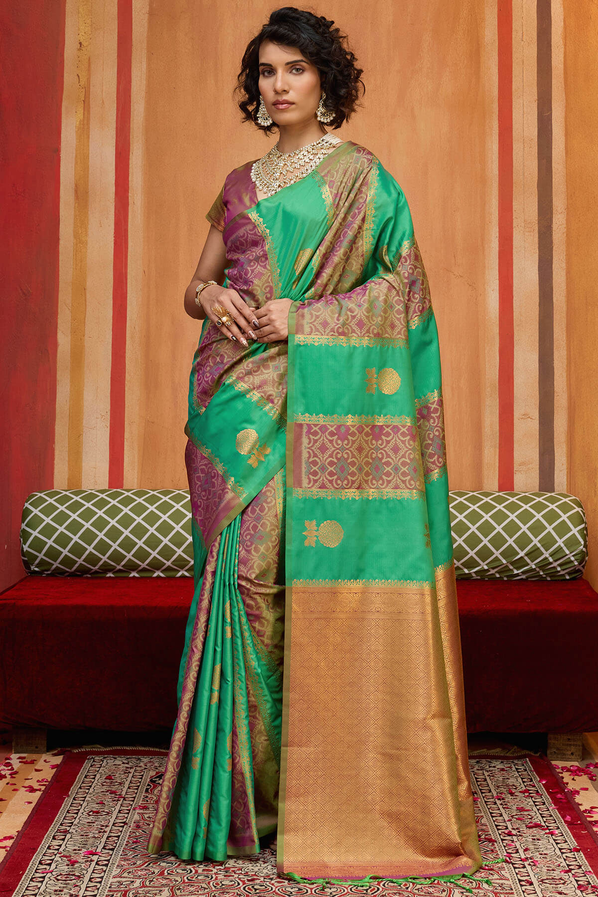 Incomparable Green Pure Zari Weaving Banarasi Silk Saree With Nebula Blouse Piece