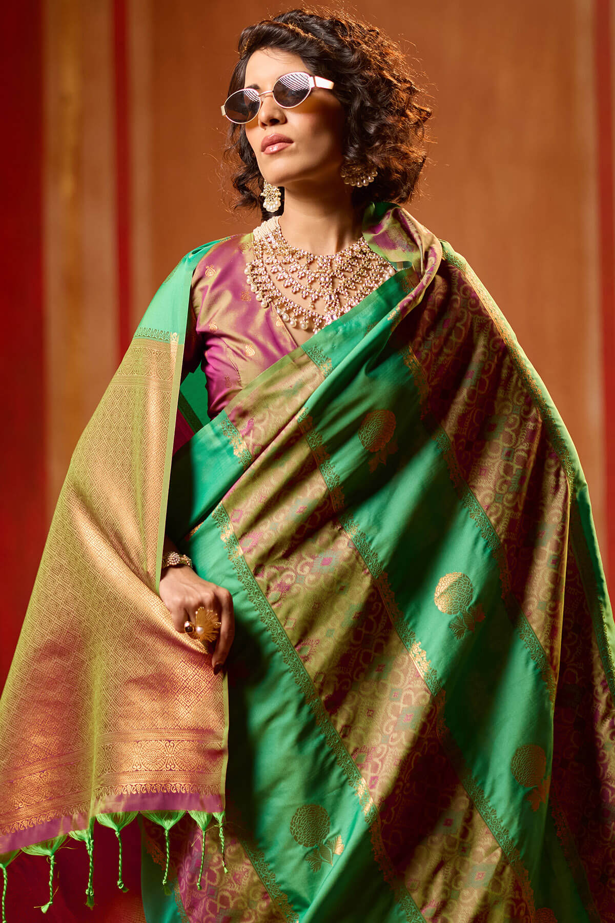 Incomparable Green Pure Zari Weaving Banarasi Silk Saree With Nebula Blouse Piece