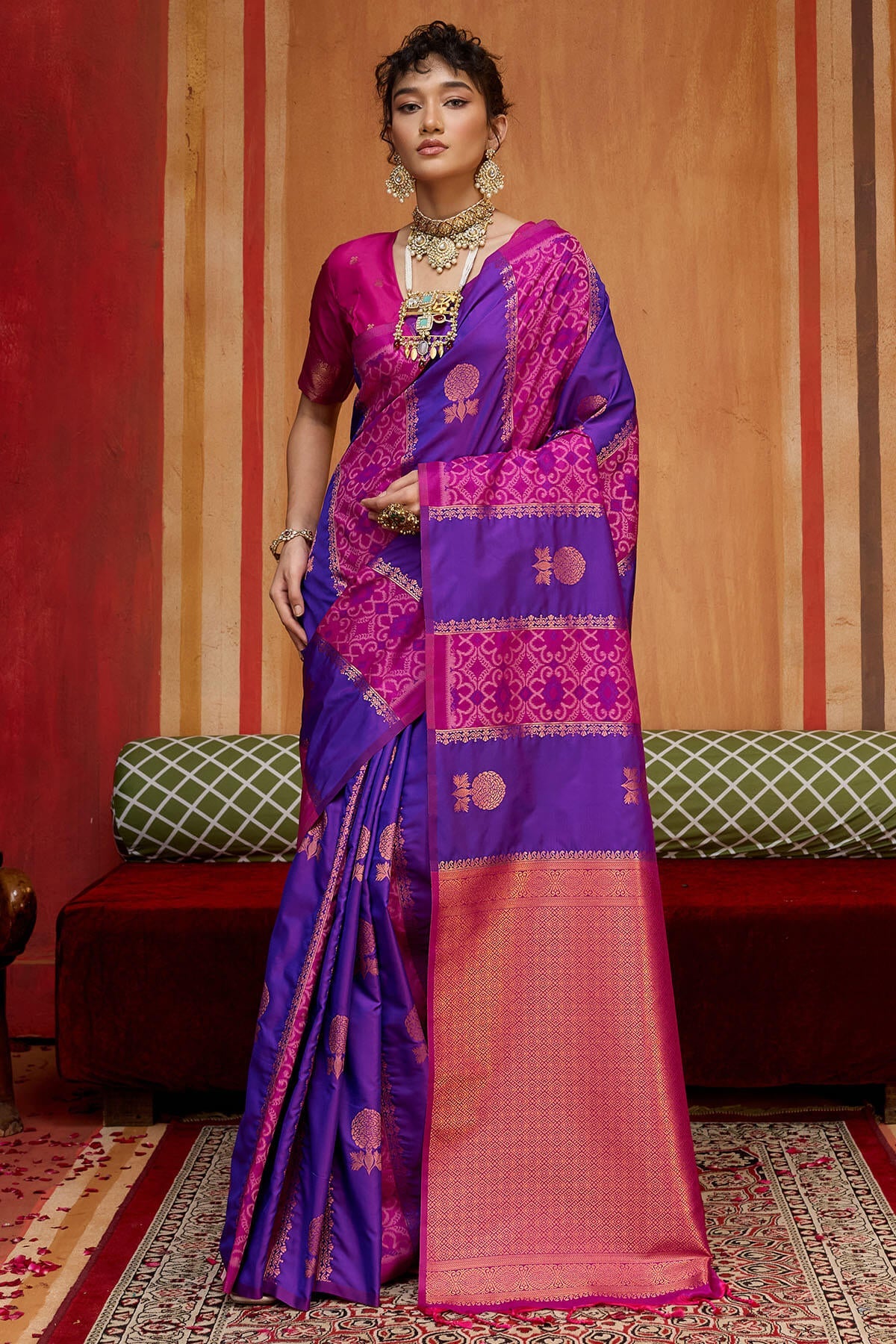 Lustrous Purple Pure Zari Weaving Banarasi Silk Saree With Conflate Blouse Piece