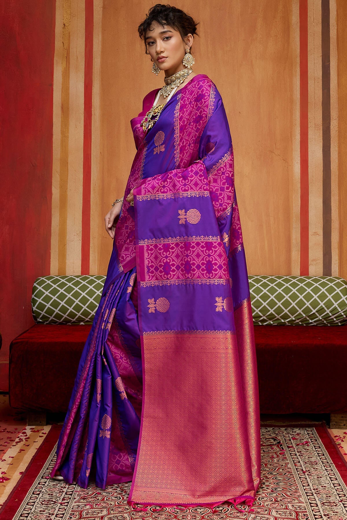 Lustrous Purple Pure Zari Weaving Banarasi Silk Saree With Conflate Blouse Piece
