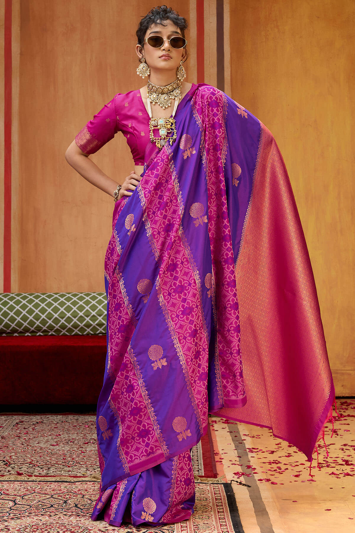 Lustrous Purple Pure Zari Weaving Banarasi Silk Saree With Conflate Blouse Piece