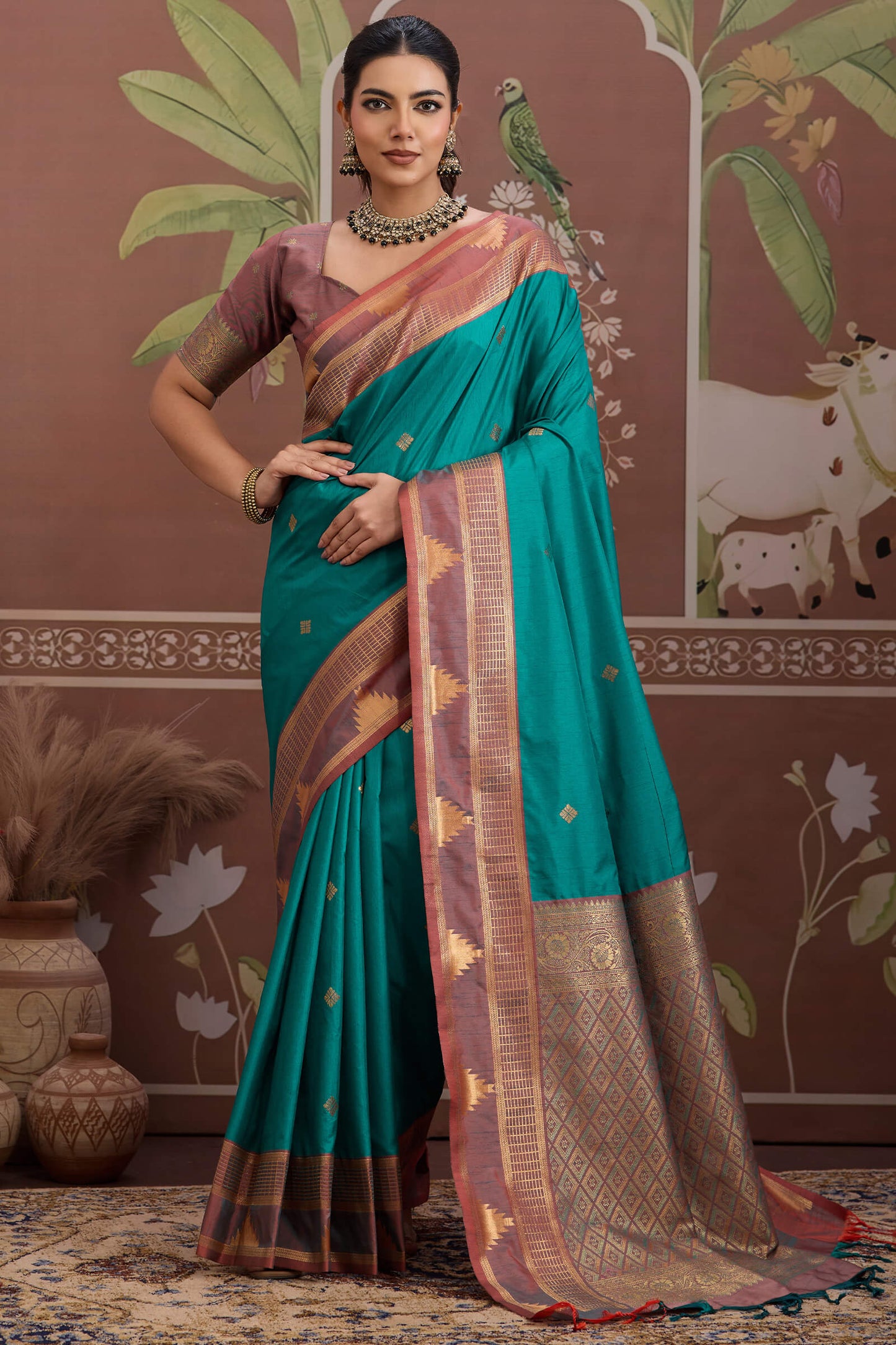 Extraordinary Rama Banarasi Tussar Silk Saree With Breathtaking Blouse Piece