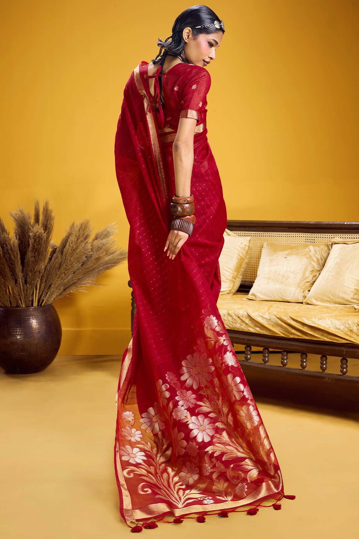 Felicitous Red Pure Munga Cotton Silk Saree With Rhapsody Blouse Piece