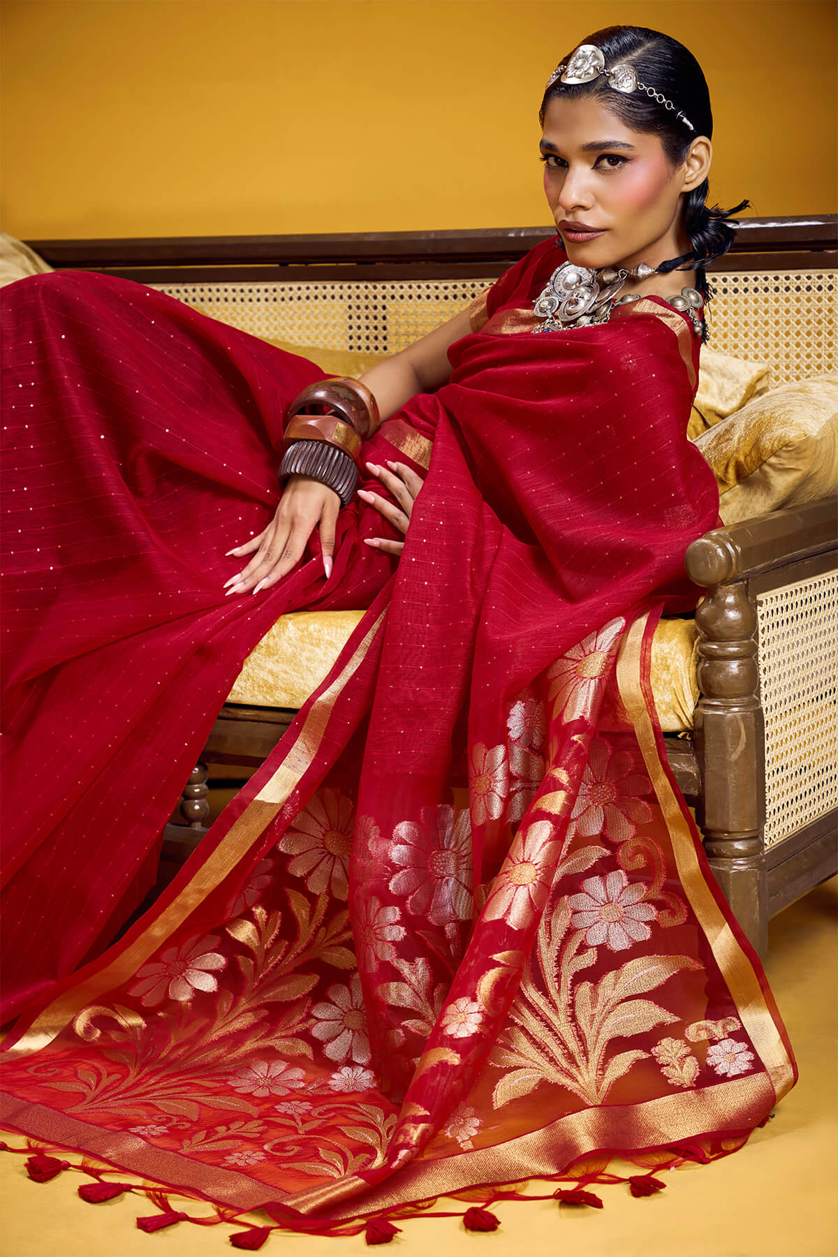 Felicitous Red Pure Munga Cotton Silk Saree With Rhapsody Blouse Piece