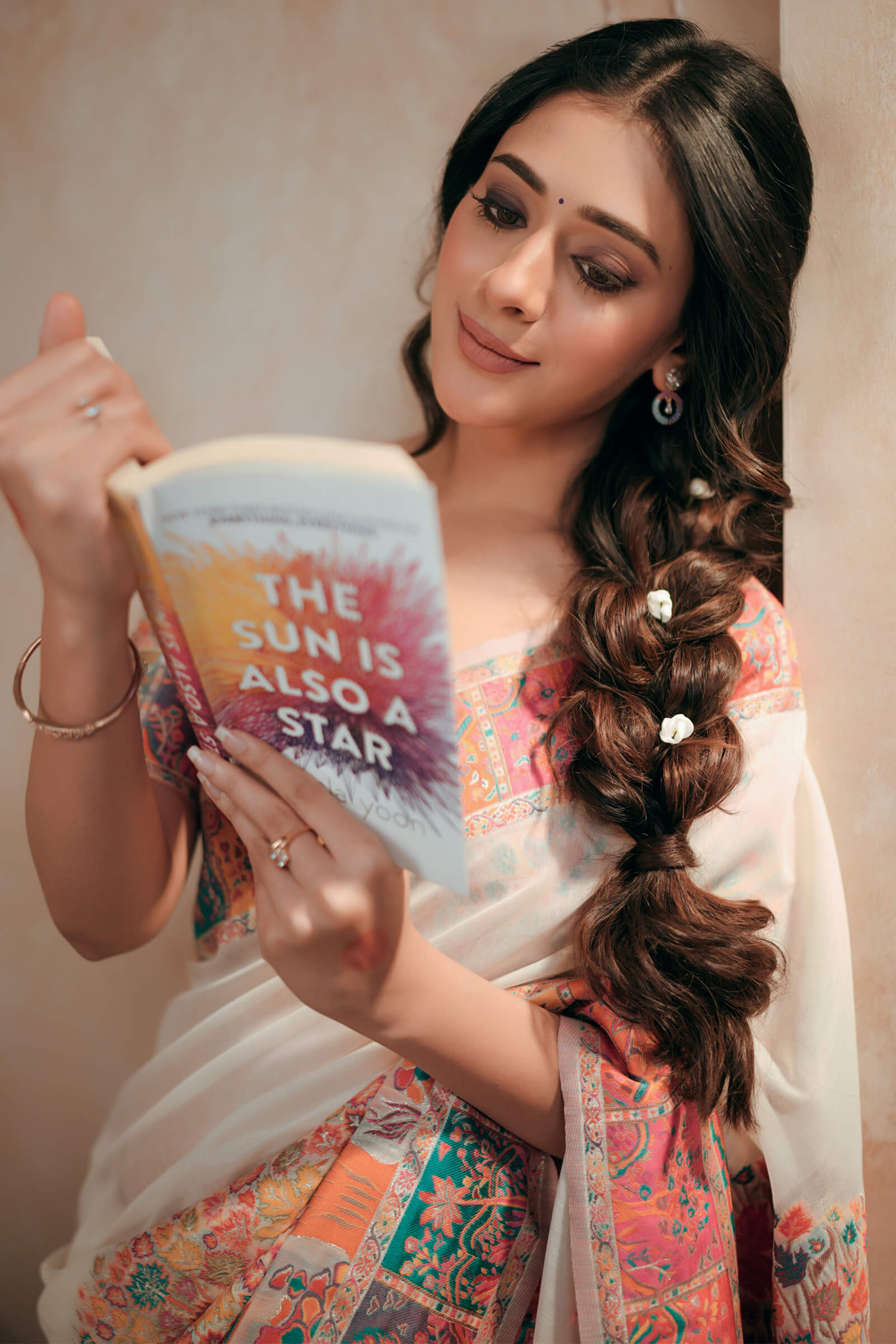 Hiba Nawab in Off-White Pashmina Silk Saree