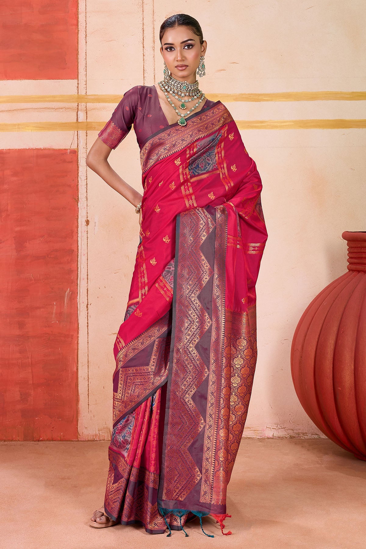 Sonorous Dark Pink Pure Zari Weaving Banarasi Silk Saree With Ephemeral Blouse Piece