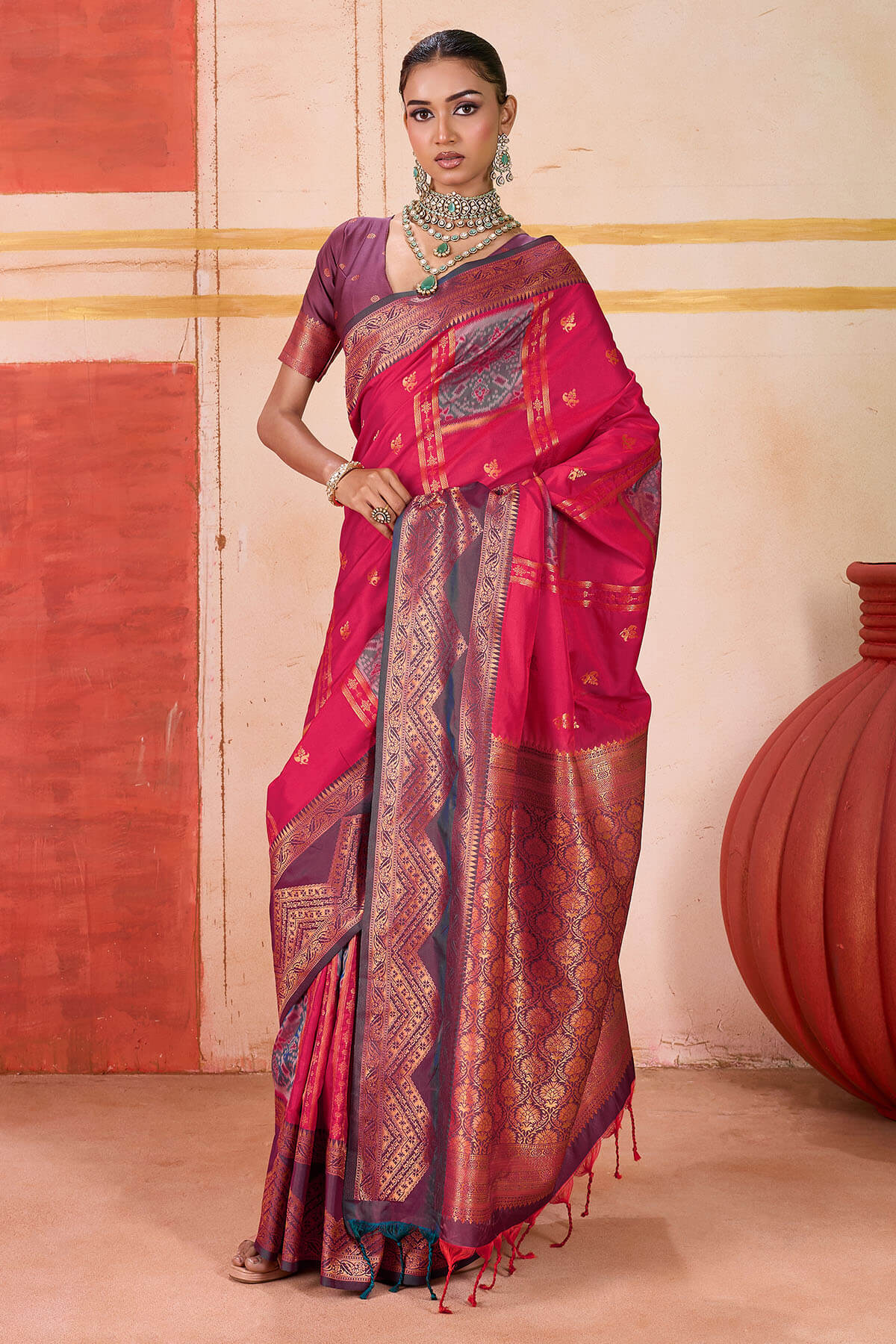 Sonorous Dark Pink Pure Zari Weaving Banarasi Silk Saree With Ephemeral Blouse Piece