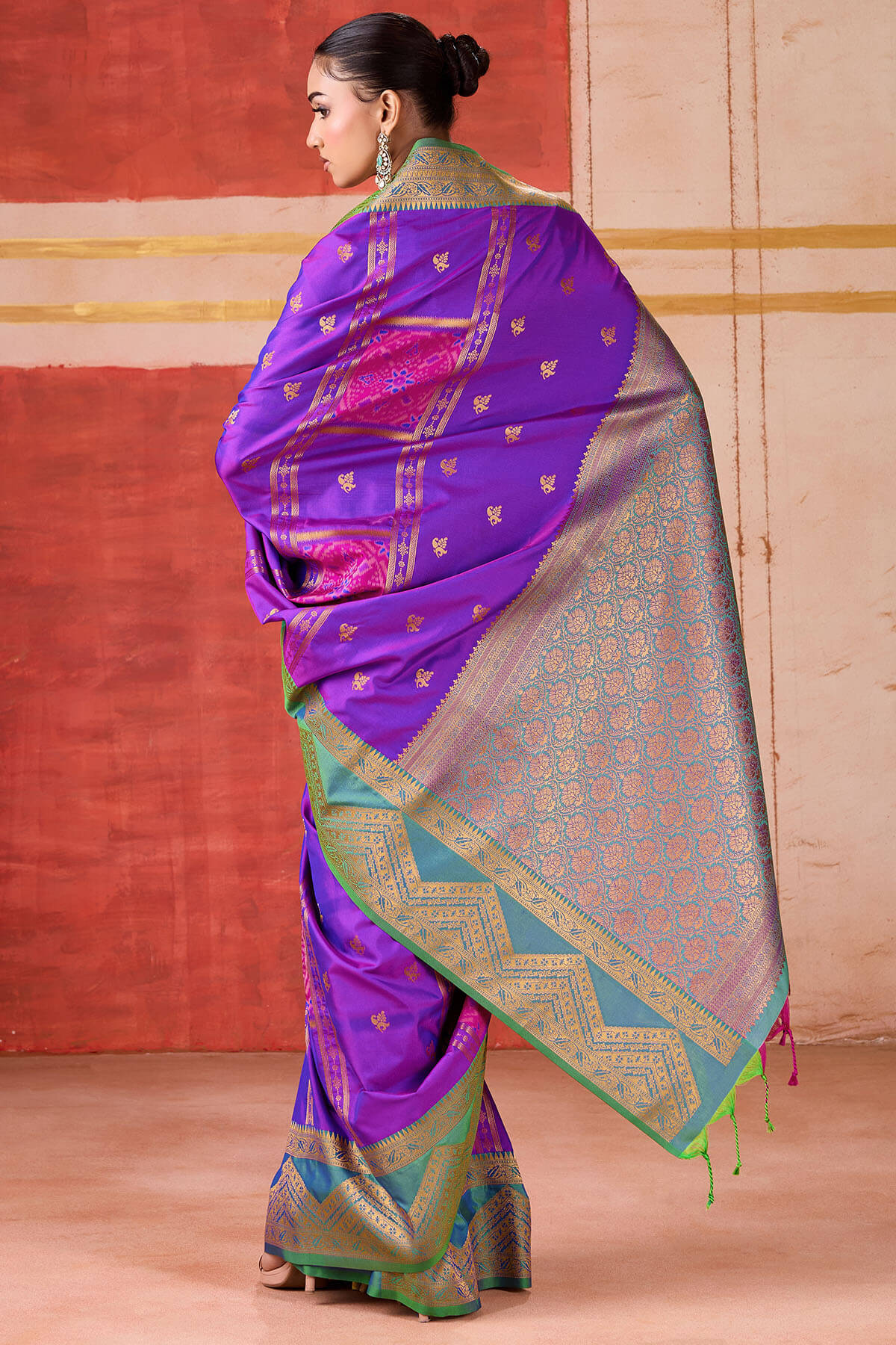 Appealing Purple Pure Zari Weaving Banarasi Silk Saree With Lagniappe Blouse Piece
