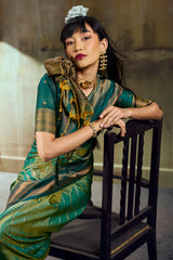 Unequalled Green Pure Zari Weaving Banarasi Silk Saree With Efflorescence Blouse Piece