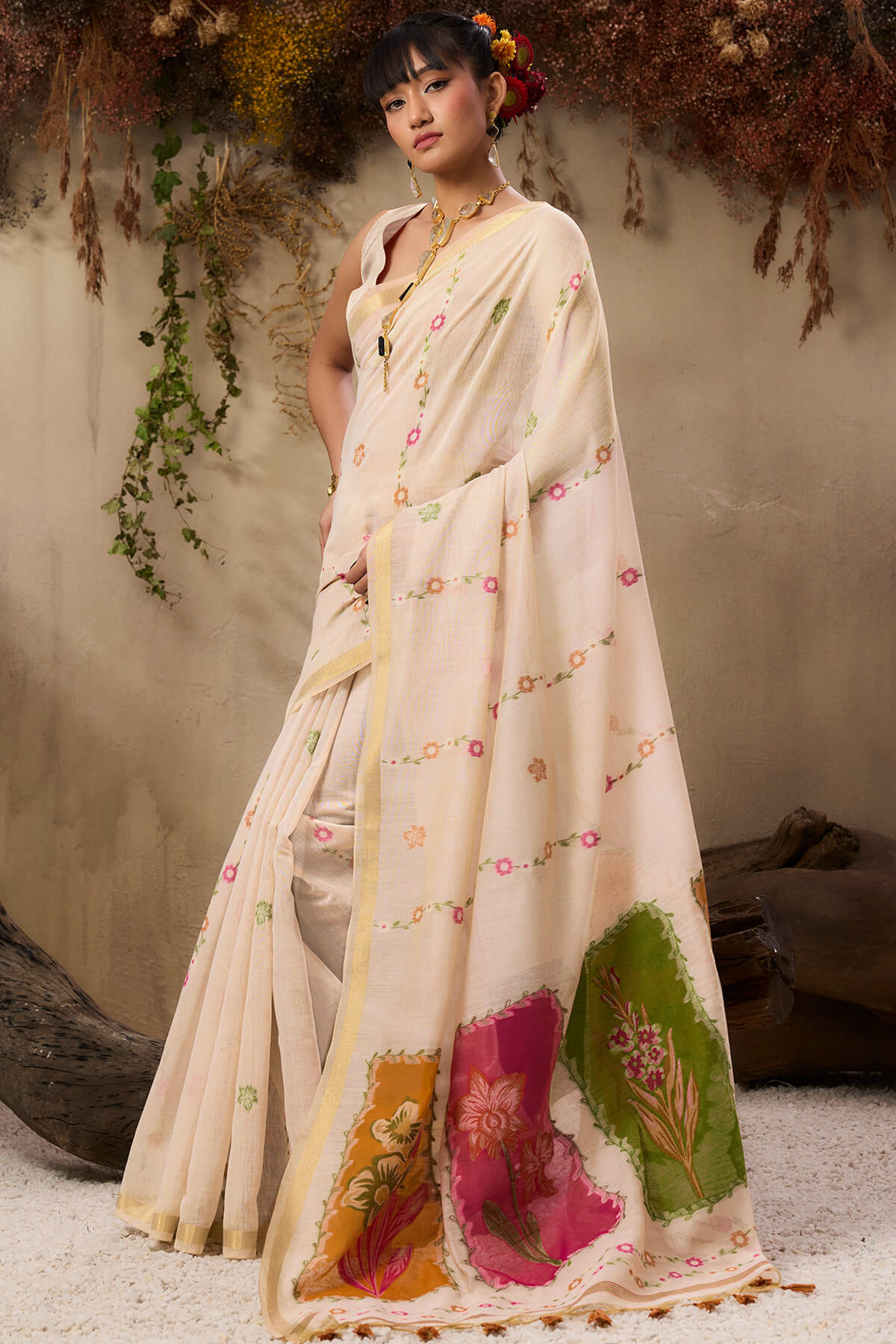 Pulsating Beige Pure Munga Cotton Saree With Splendorous Blouse Piece