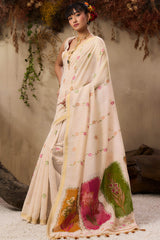 Pulsating Beige Pure Munga Cotton Saree With Splendorous Blouse Piece