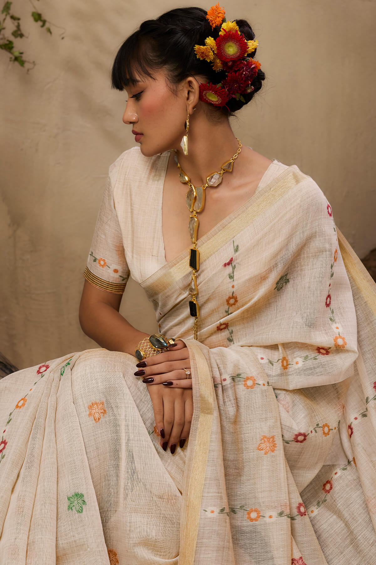 Gratifying Beige Pure Munga Cotton Saree With Invaluable Blouse Piece