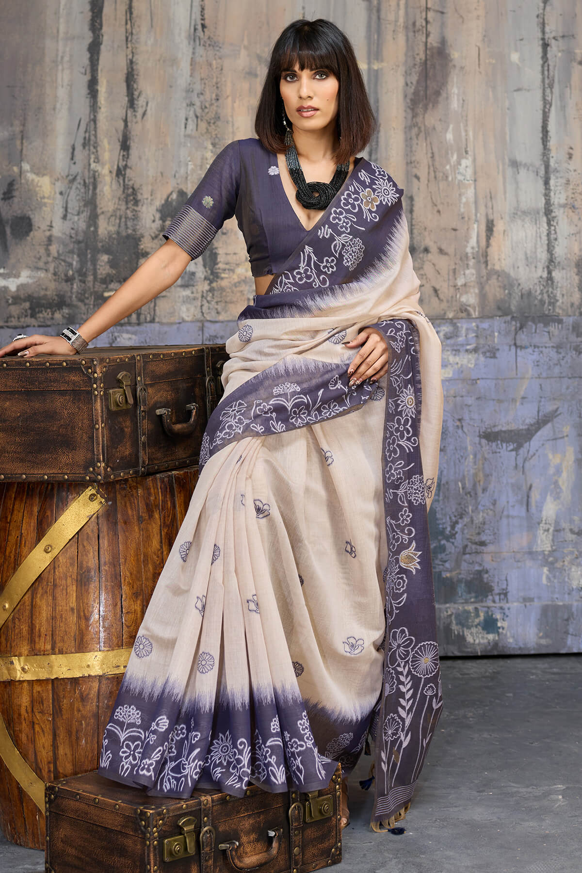 Capricious Beige and Grey Pure Munga Cotton Saree With Beguiling Blouse Piece