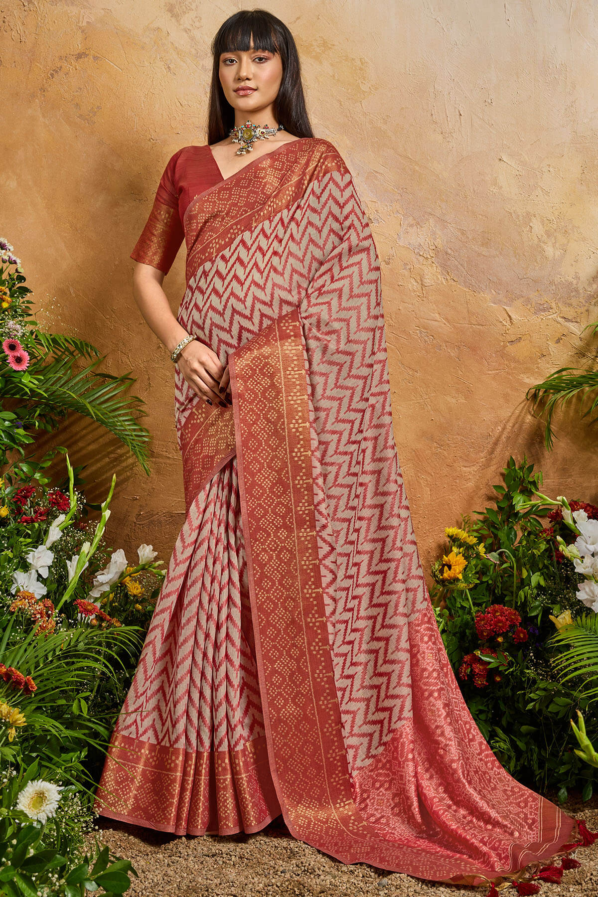 Staring Maroon Viscose Cotton Patola Silk Saree With Enticing Blouse Piece