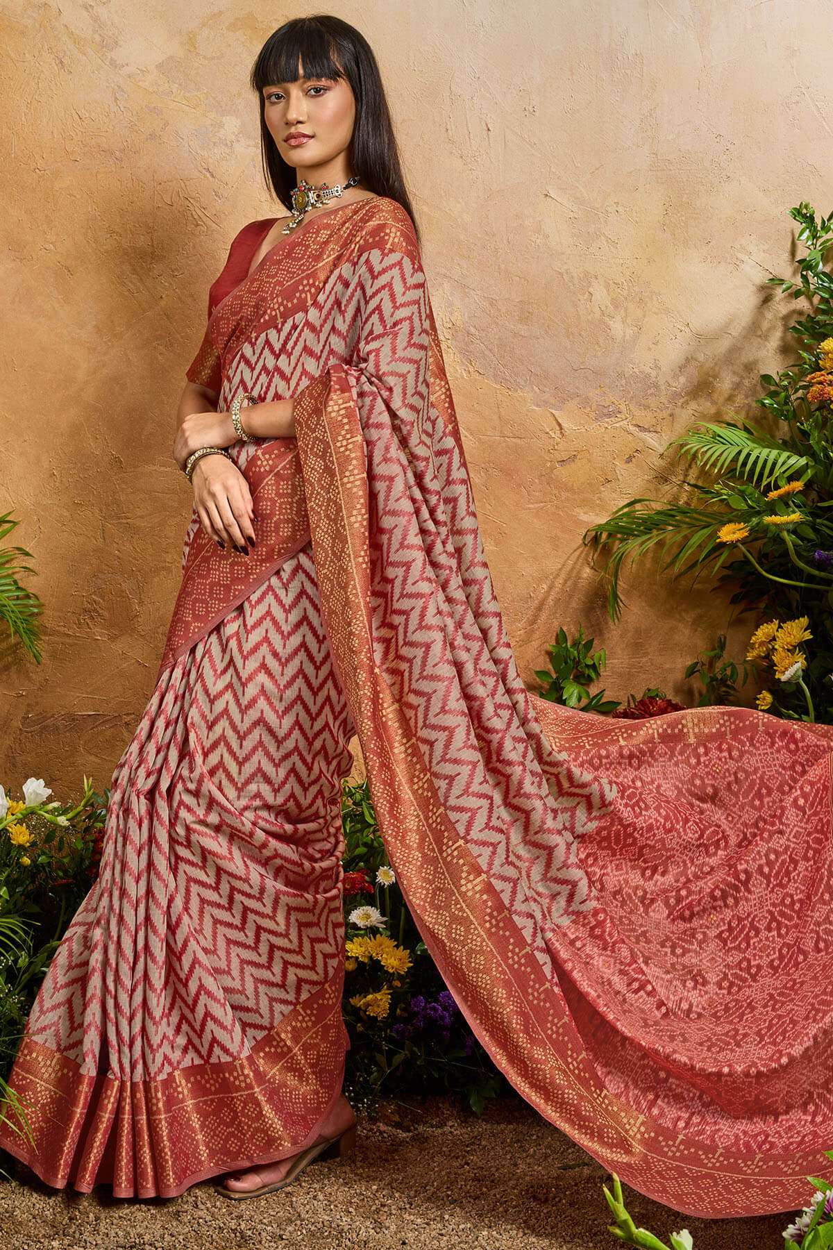 Staring Maroon Viscose Cotton Patola Silk Saree With Enticing Blouse Piece