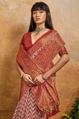 Staring Maroon Viscose Cotton Patola Silk Saree With Enticing Blouse Piece
