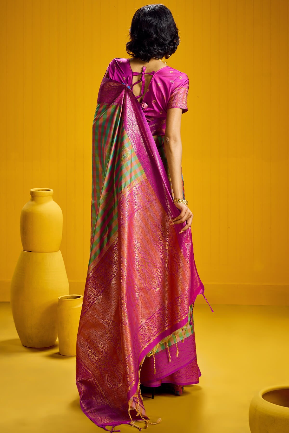 Lovely Green Two Tone Chex Banarasi Silk Saree With Pretty Blouse Piece