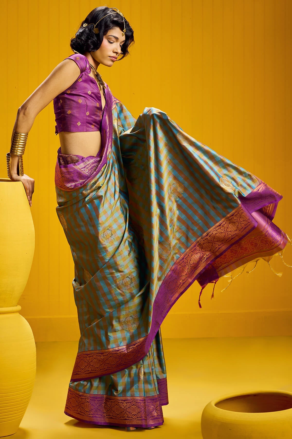 Susurrous Firozi Two Tone Chex Banarasi Silk Saree With Engaging Blouse Piece