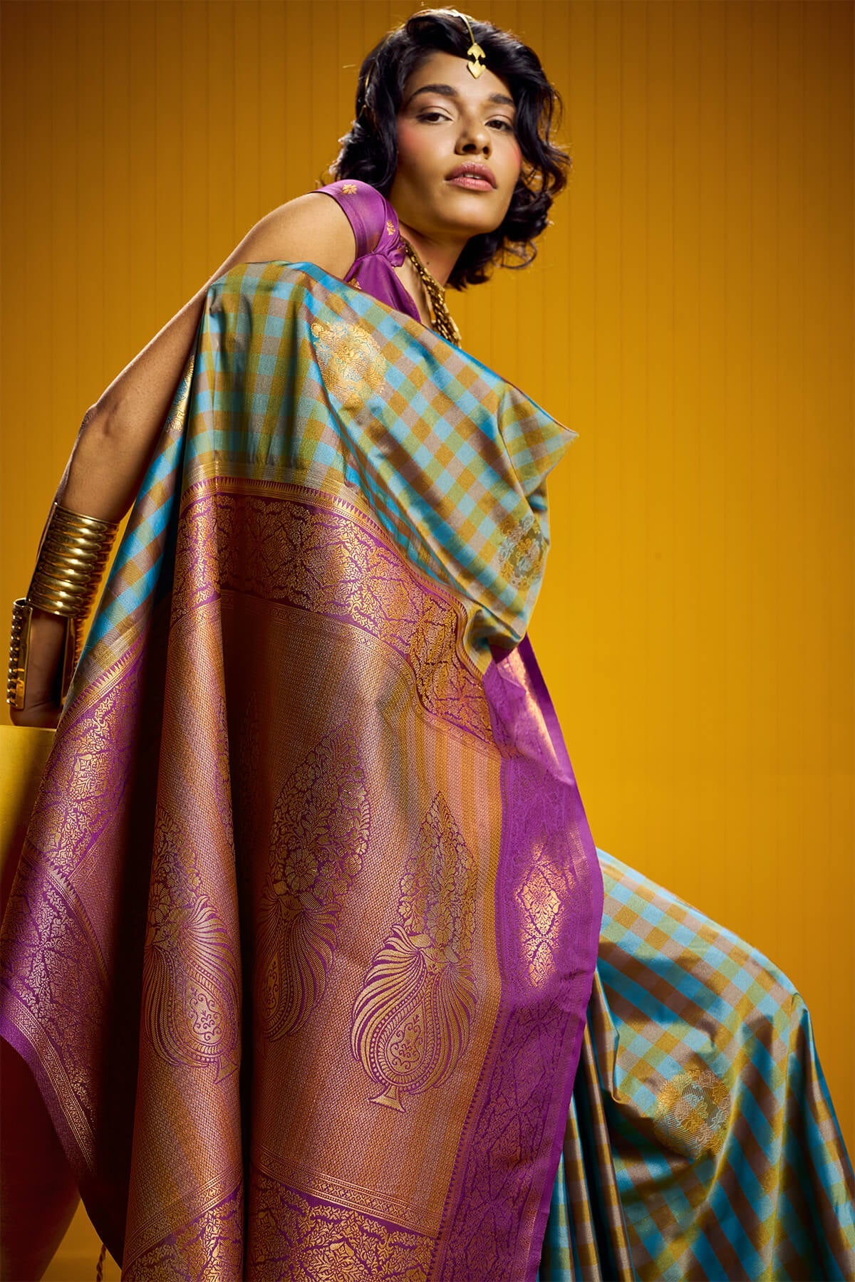 Susurrous Firozi Two Tone Chex Banarasi Silk Saree With Engaging Blouse Piece