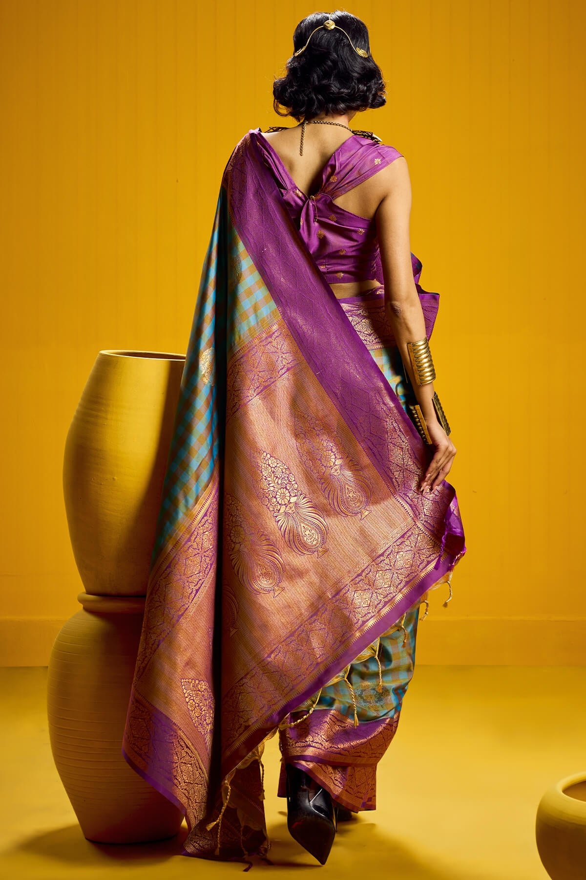 Susurrous Firozi Two Tone Chex Banarasi Silk Saree With Engaging Blouse Piece