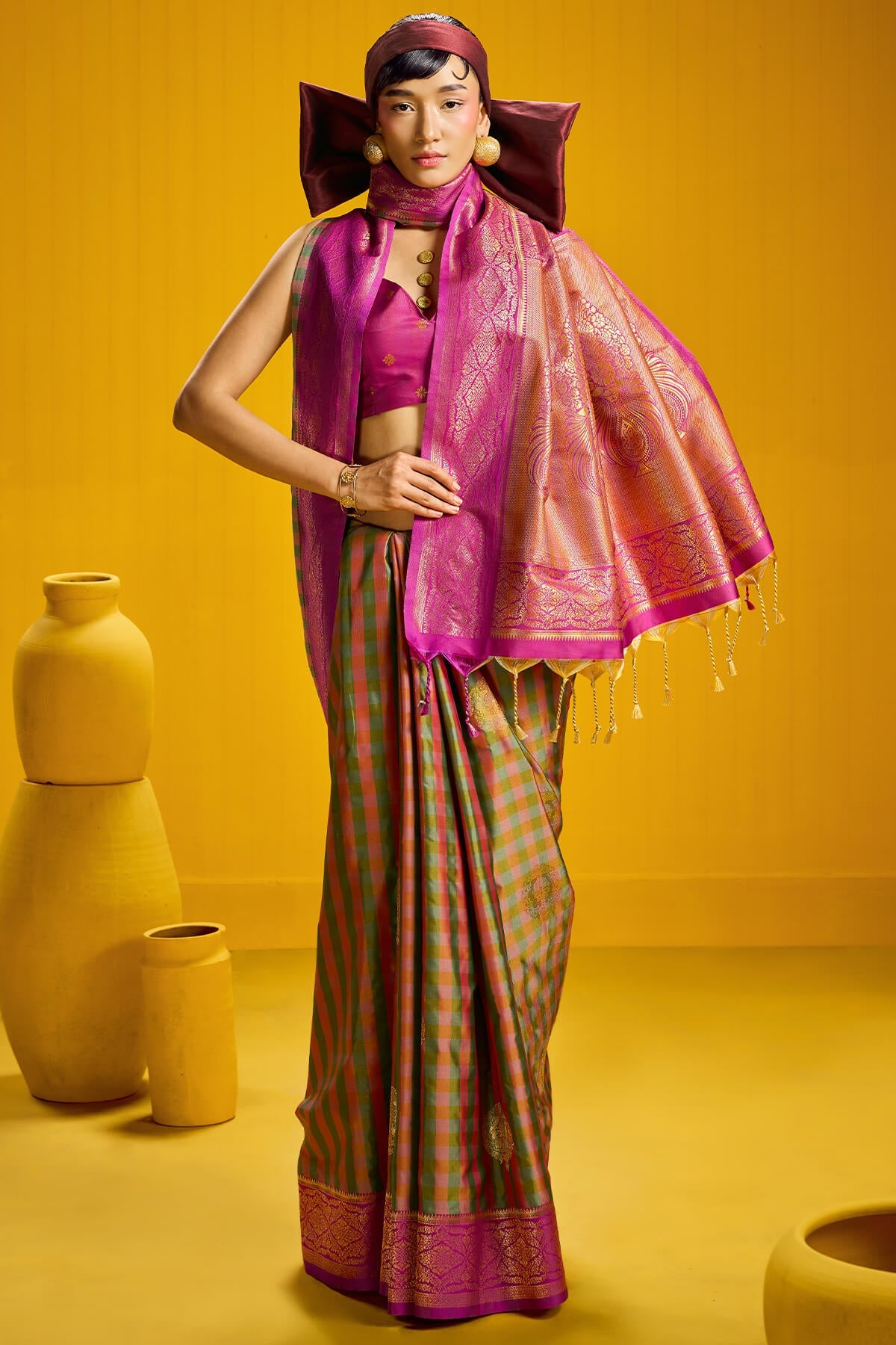 Allure Pink Two Tone Chex Banarasi Silk Saree With Comely Blouse Piece