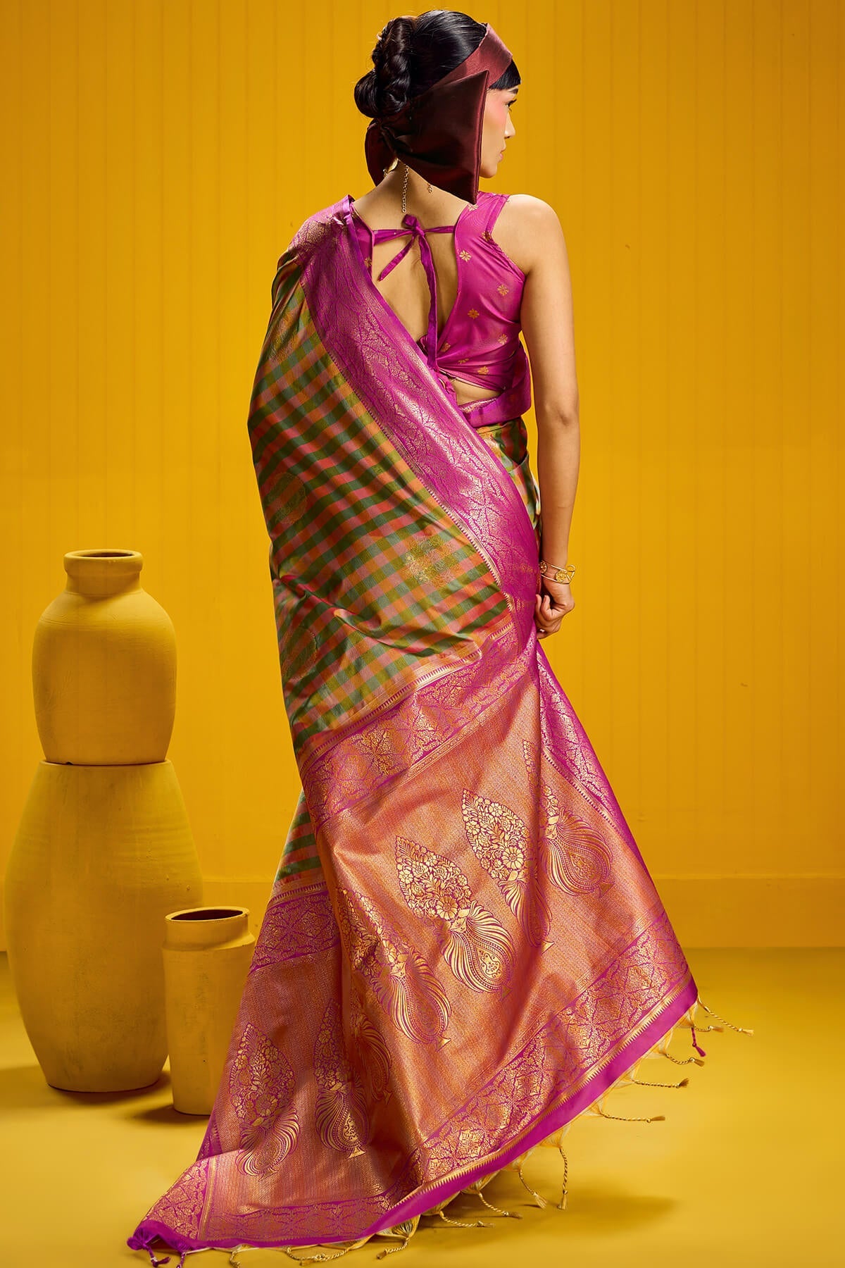 Allure Pink Two Tone Chex Banarasi Silk Saree With Comely Blouse Piece