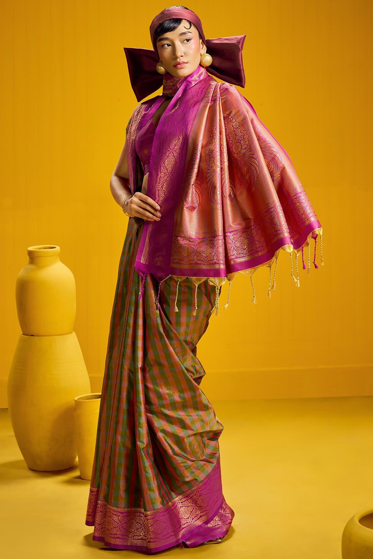 Allure Pink Two Tone Chex Banarasi Silk Saree With Comely Blouse Piece