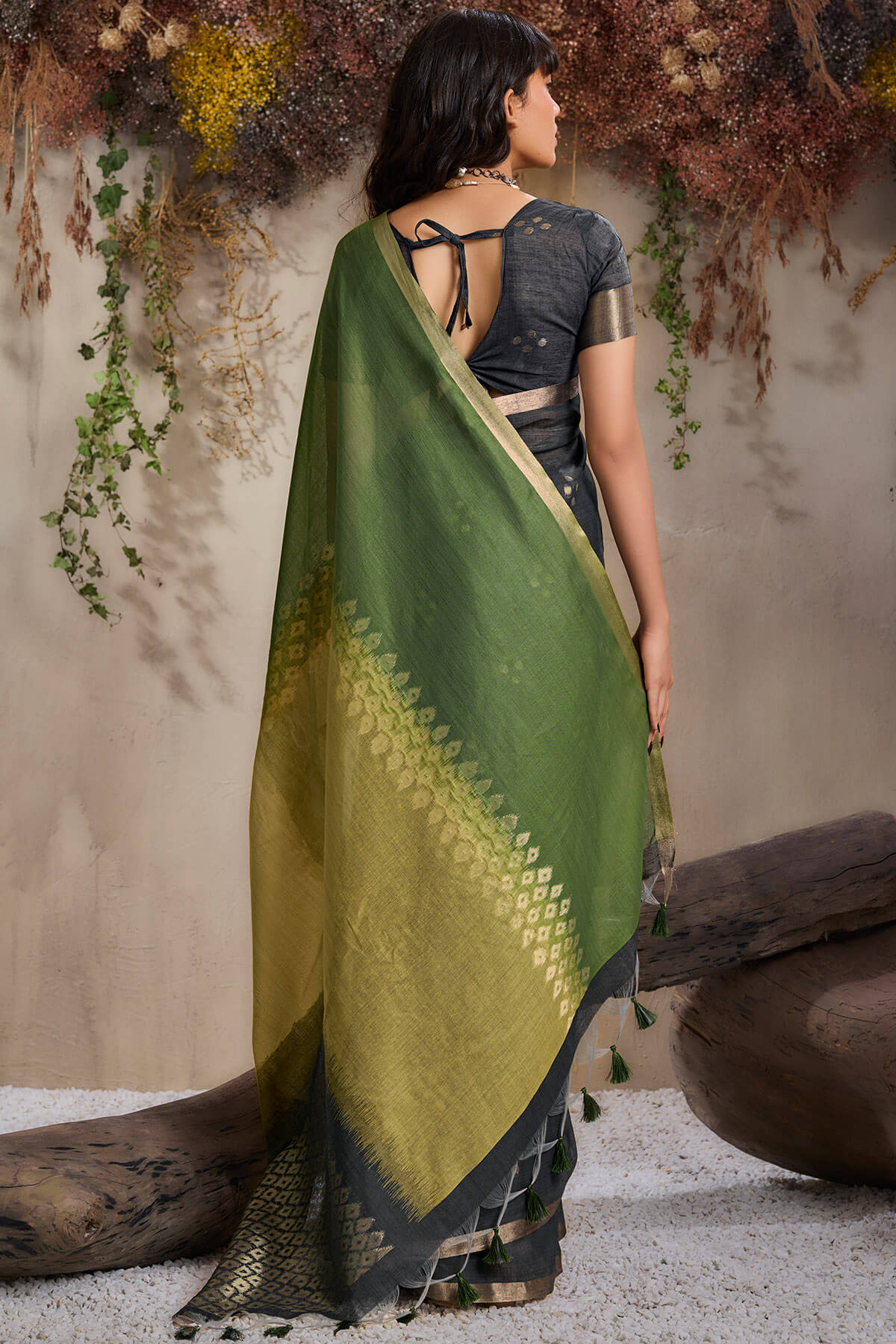 Flaunt Black and Green Viscose Cotton Silk Saree With Vibrant Blouse Piece