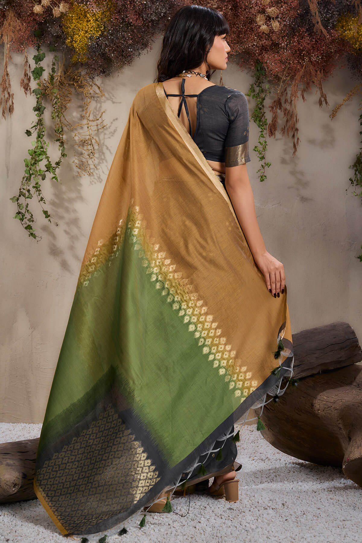 Beauteous Black and Mustard Viscose Cotton Silk Saree With Arresting Blouse Piece