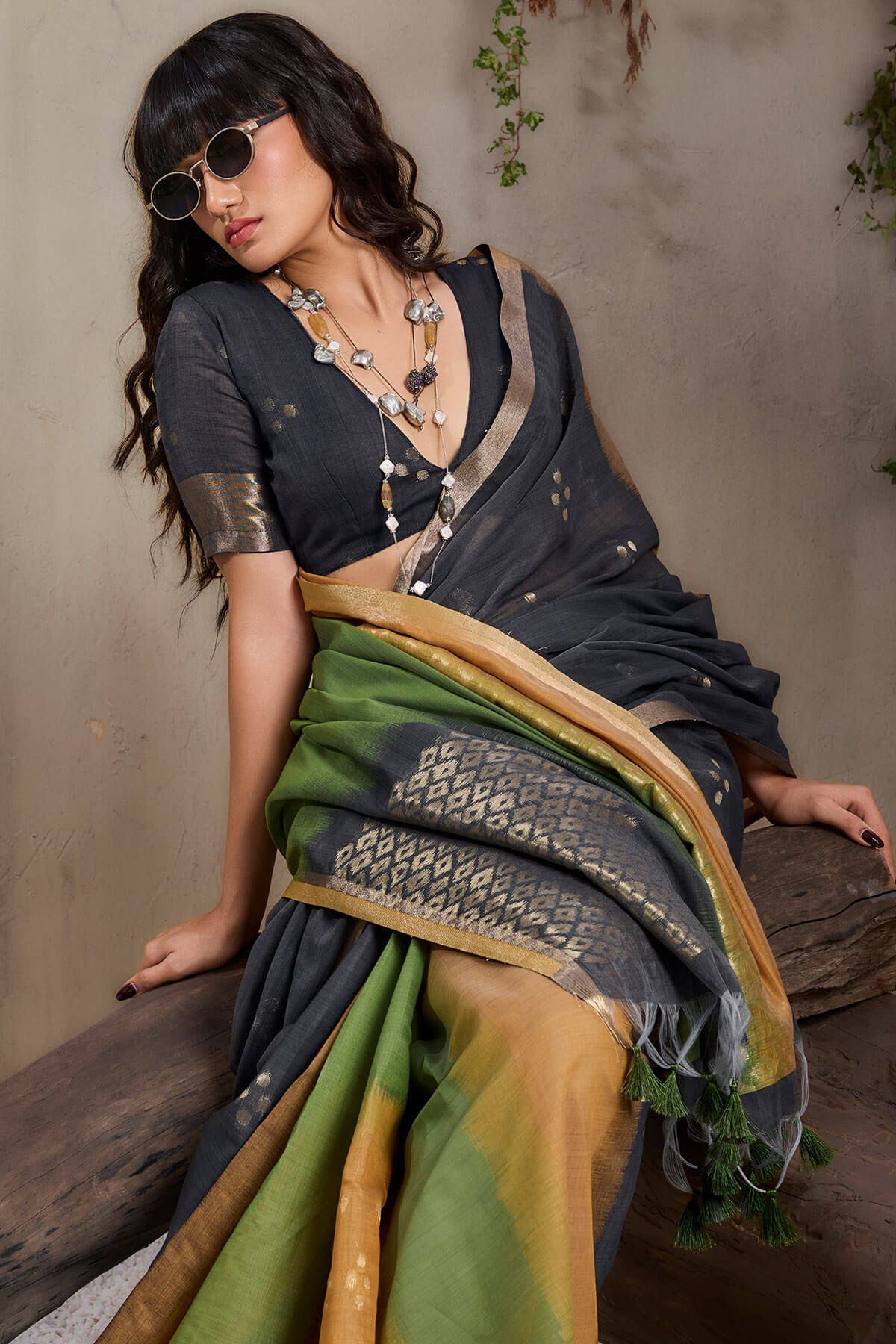 Beauteous Black and Mustard Viscose Cotton Silk Saree With Arresting Blouse Piece